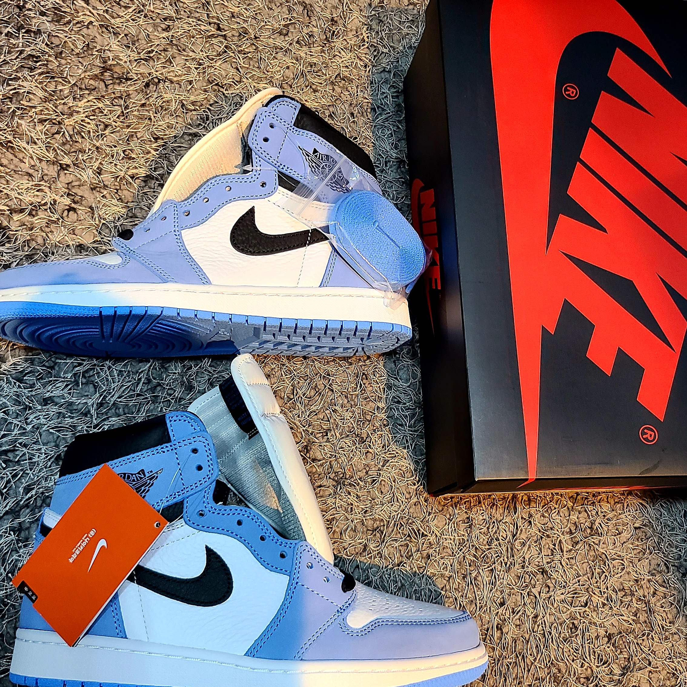 Jordan 1 Retro High OG University Blue 착용 스타일