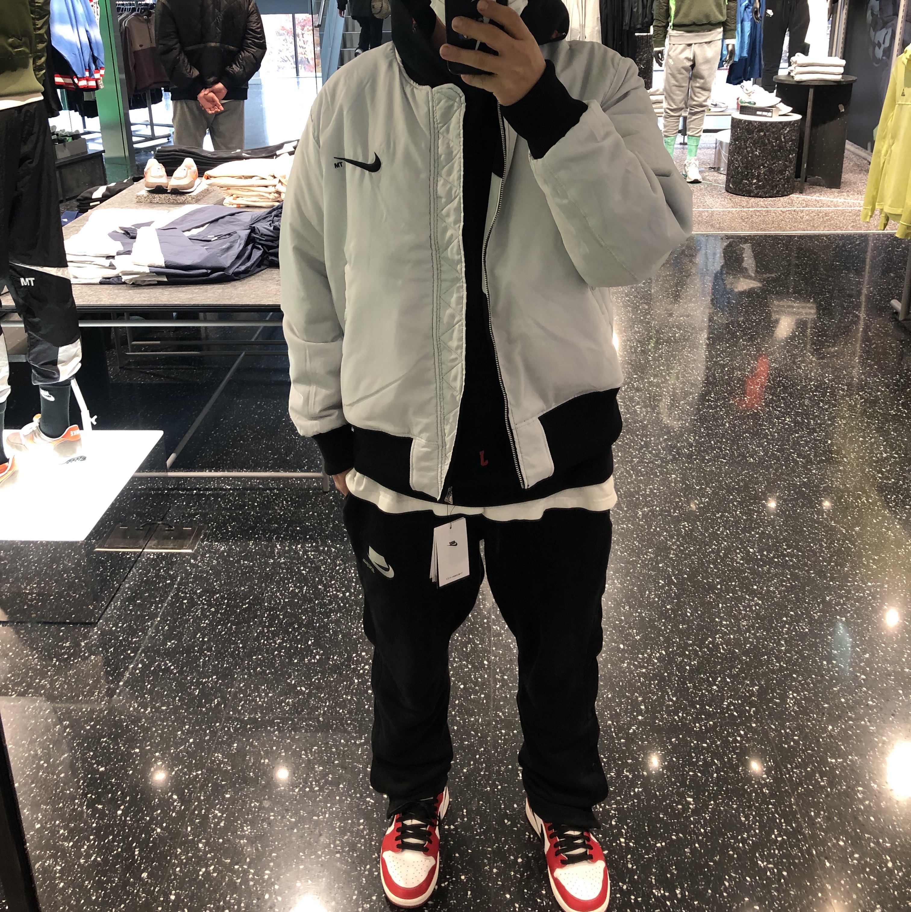 Nike NSW Swoosh Therma-Fit Bomber Black - Asia, Jordan 1 Retro Low OG Chicago 2016 착용 스타일 - 2