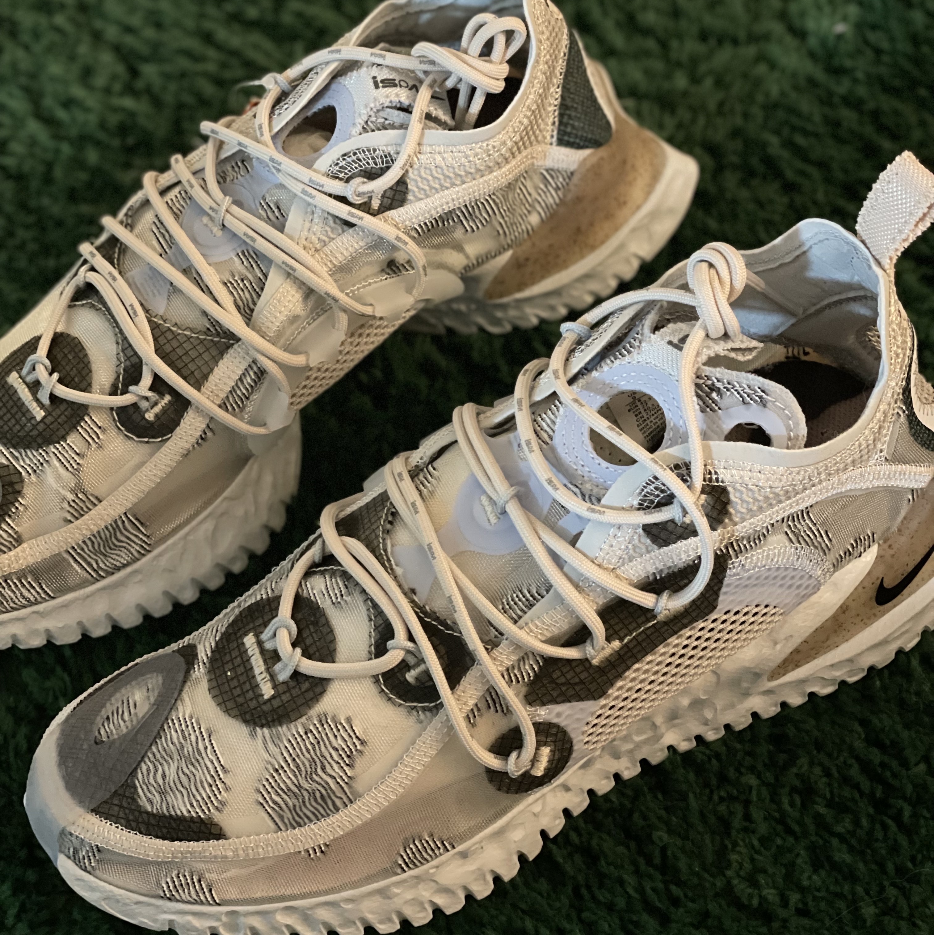 Nike Flow 2020 ISPA Pure Platinum 착용 스타일