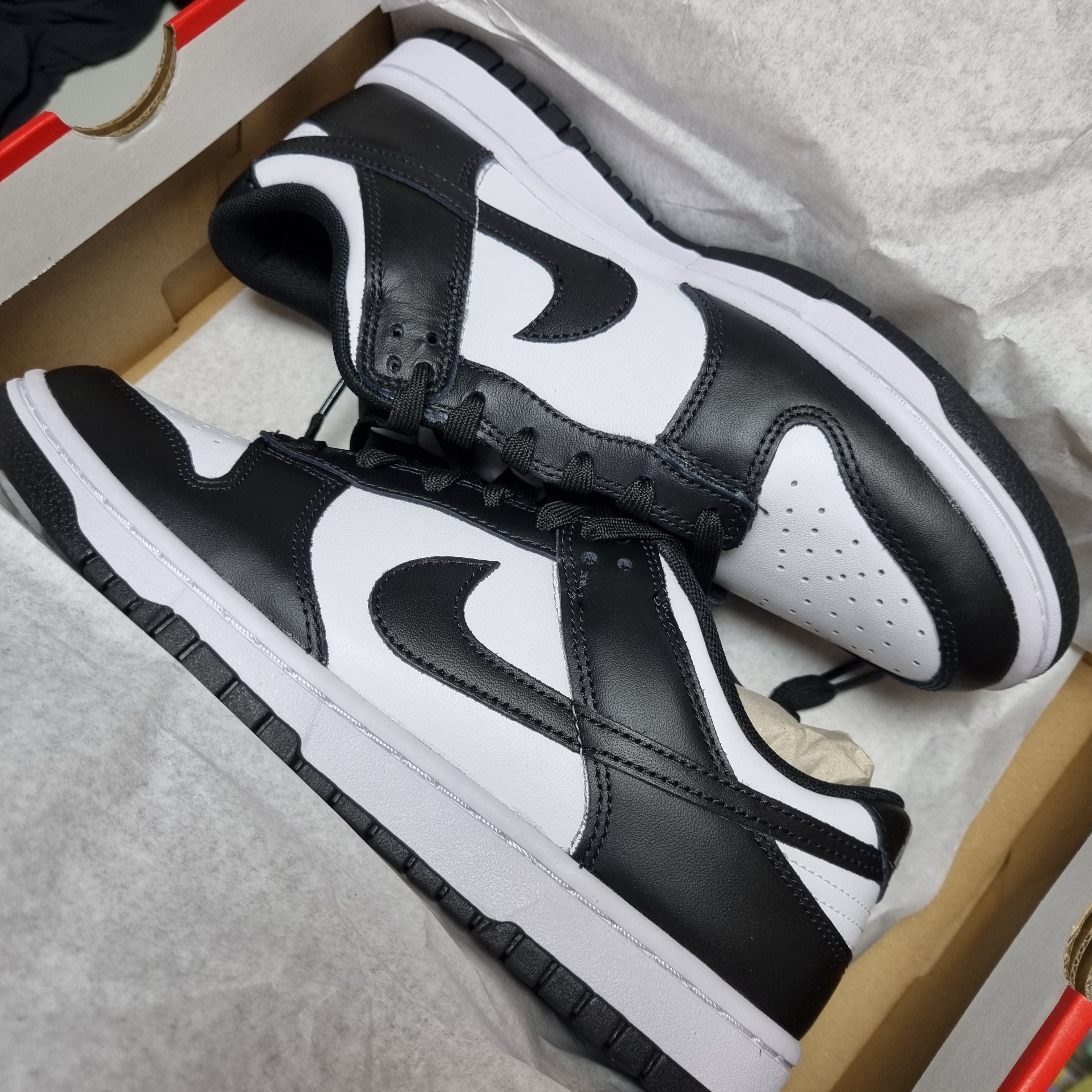 Nike Dunk Low Retro Black, Nike x Sacai x Clot LDWaffle Cool Grey 착용 스타일 - 1