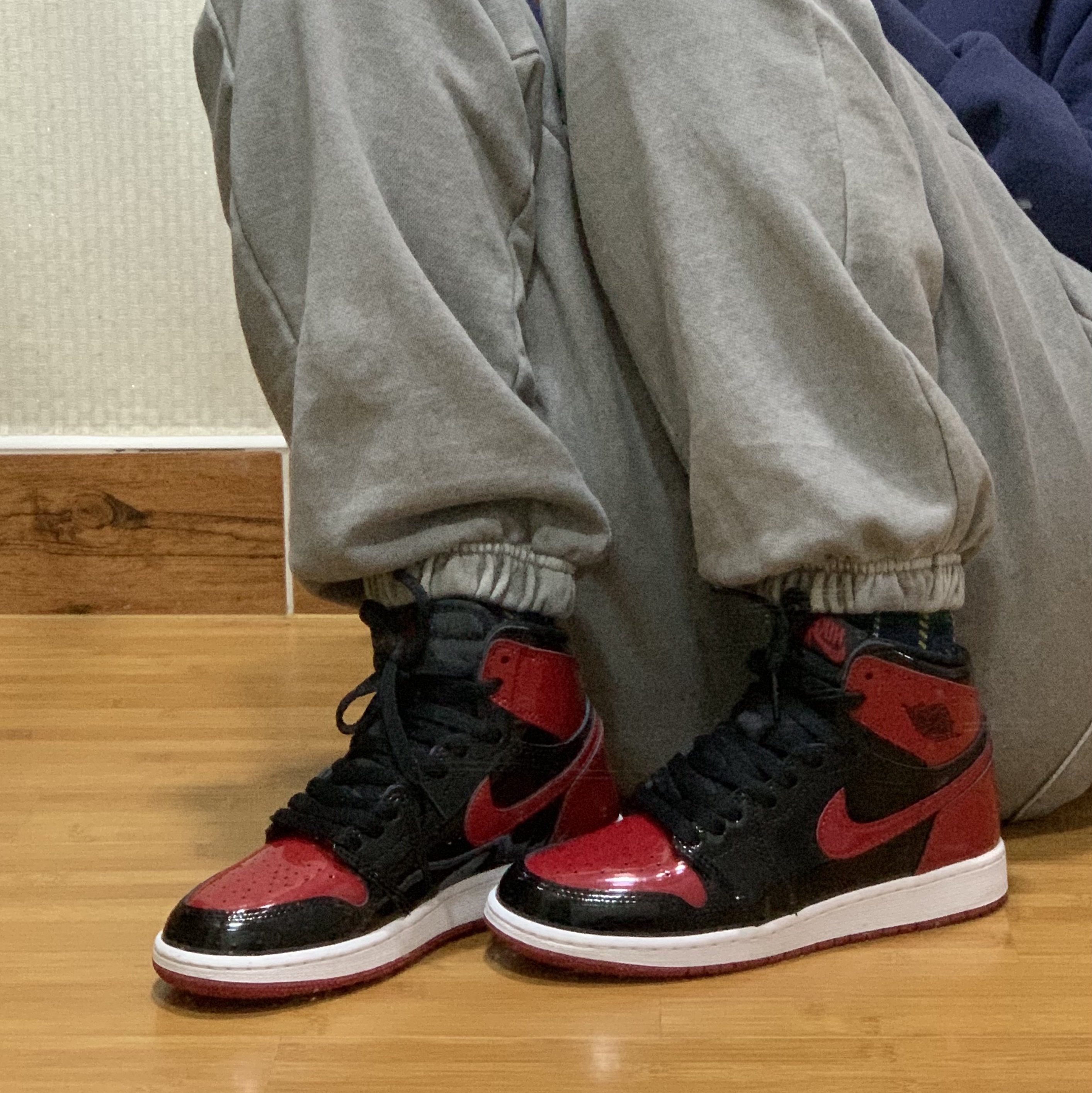 (GS) Jordan 1 Retro High OG Patent Bred 착용 스타일 - 2