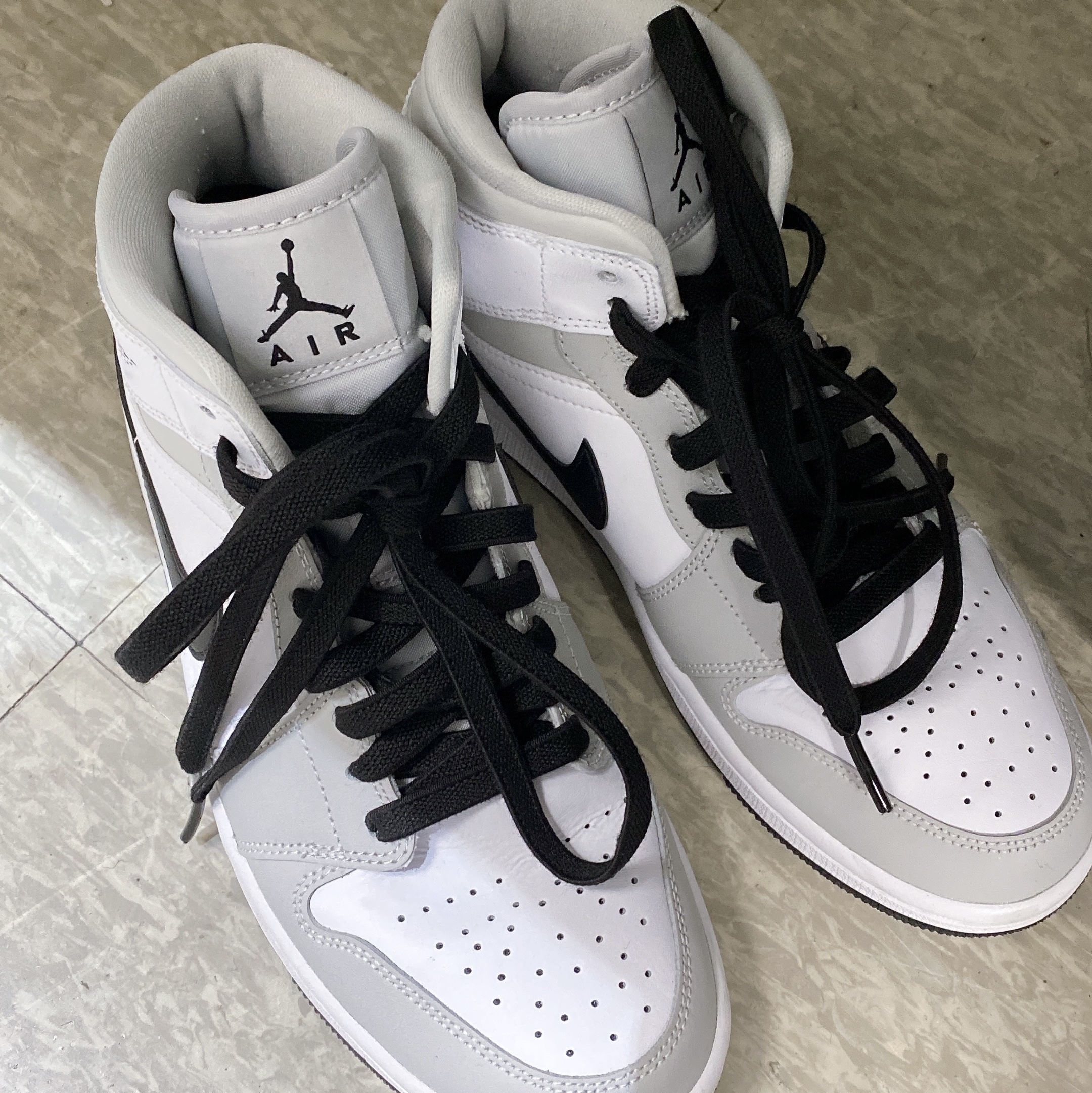 (W) Jordan 1 Mid Grey Fog 착용 스타일 - 2