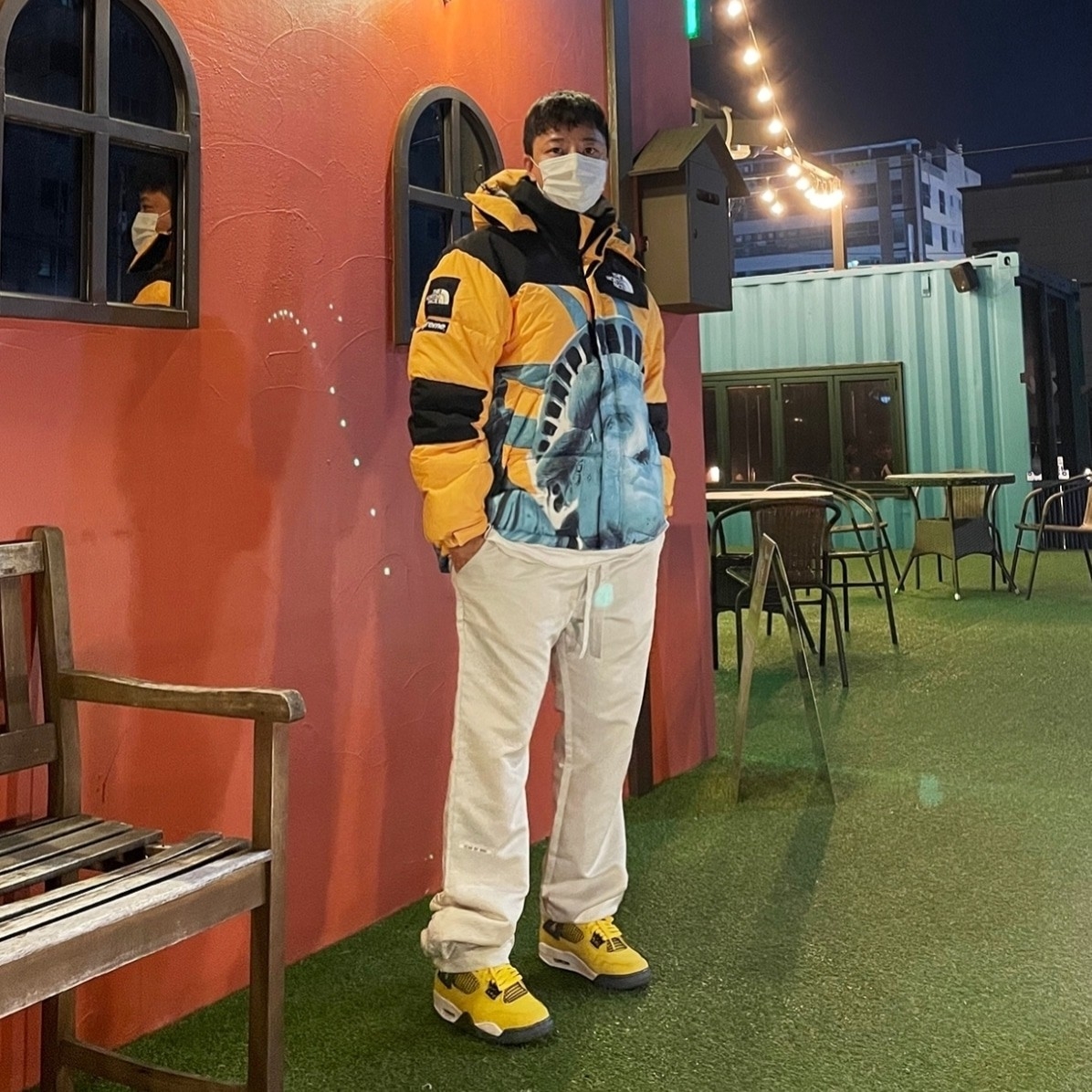 Supreme x The North Face Statue of Liberty Baltoro Jacket Yellow - 19FW, Jordan 4 Retro Tour Yellow 착용 스타일