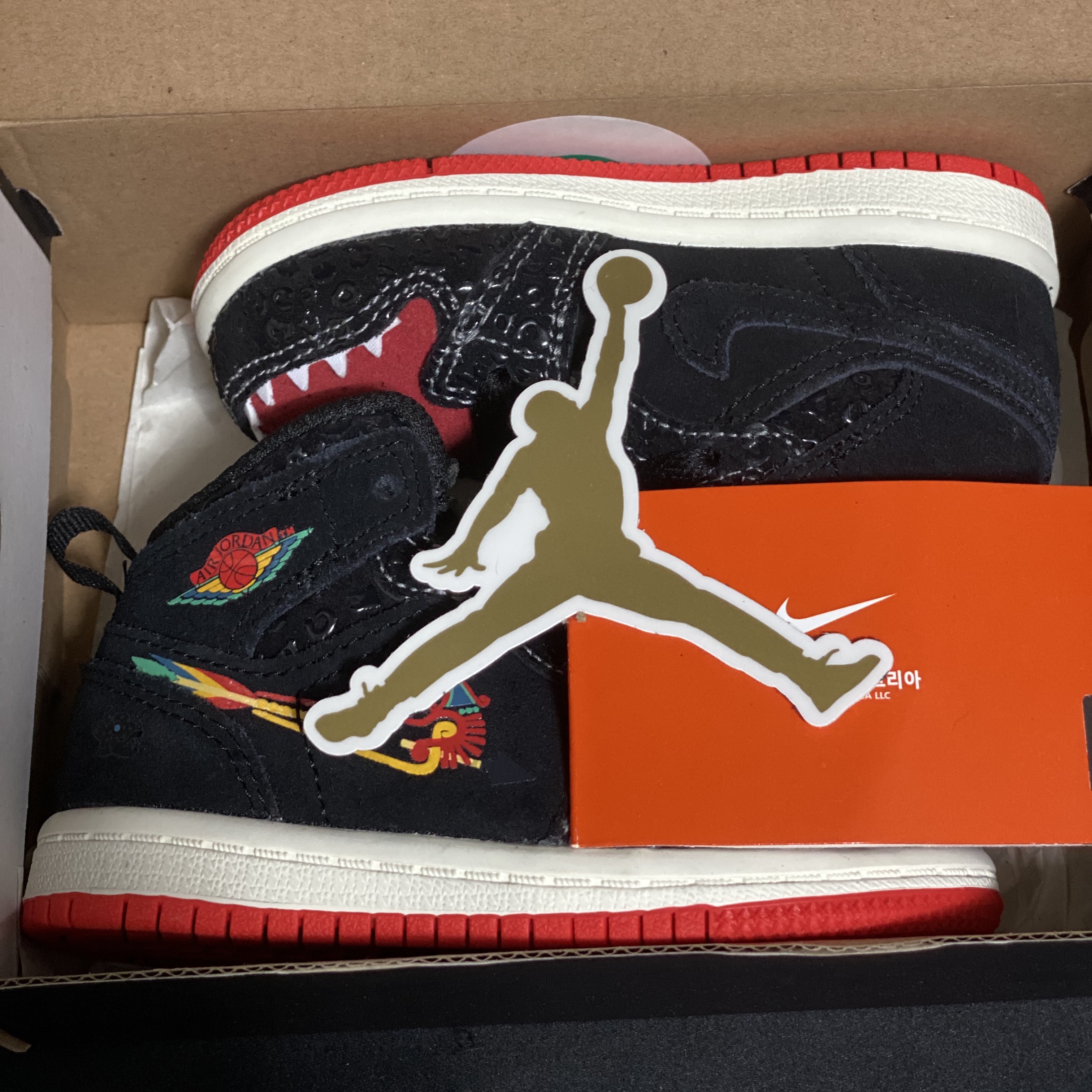 (TD) Jordan 1 Mid SE Siempre Familia 착용 스타일 - 3
