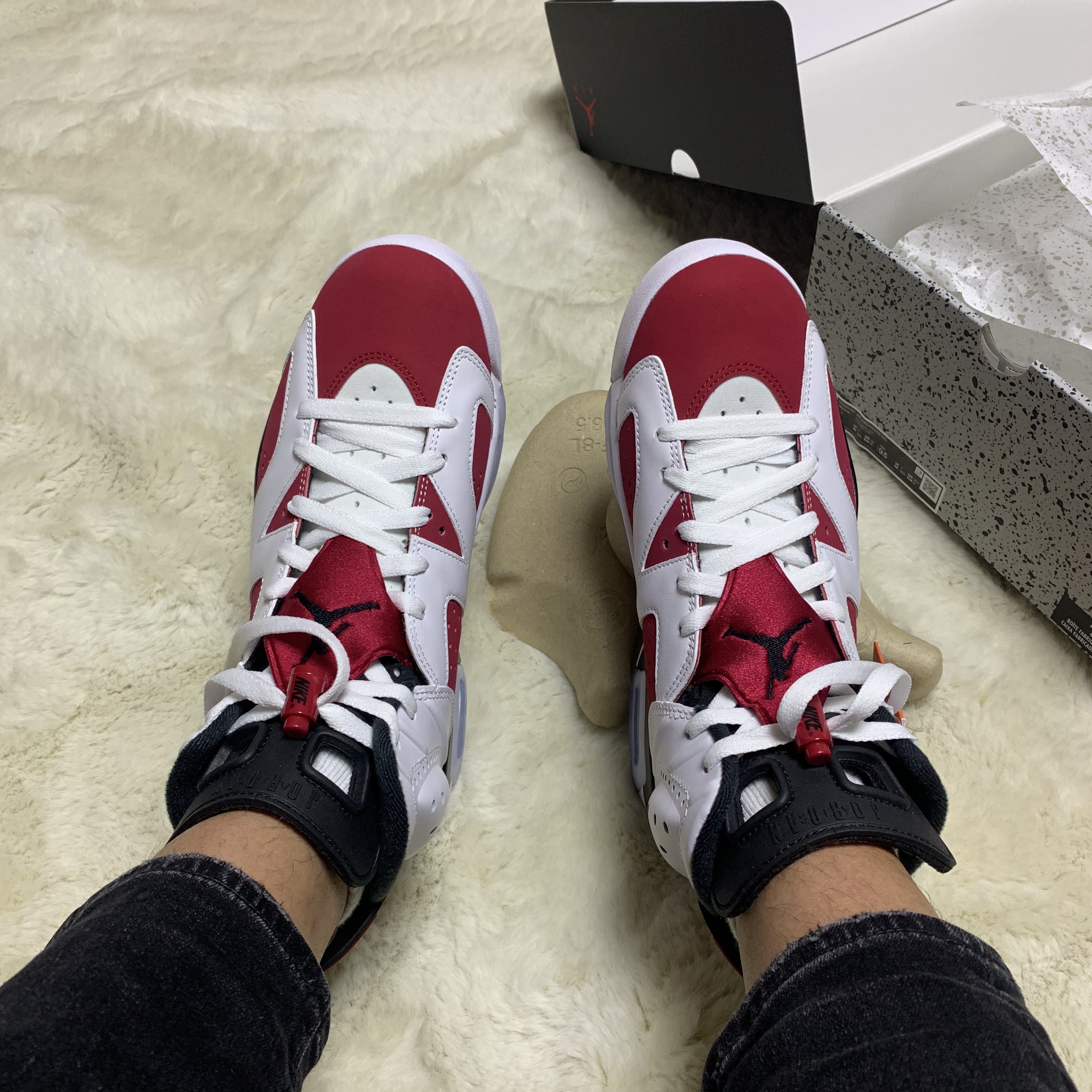 Jordan 6 Retro Carmine 2021 착용 스타일 - 1