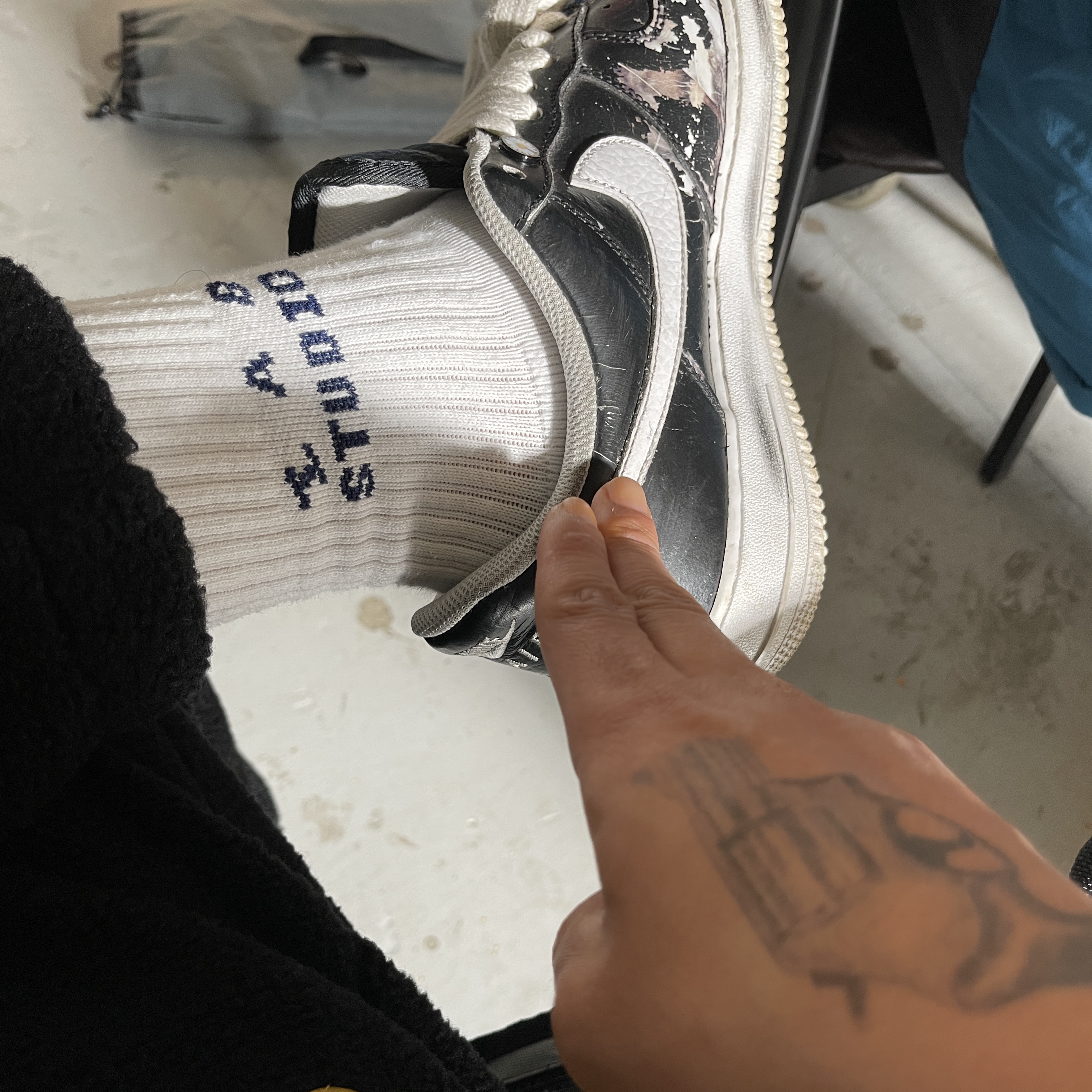Nike x Peaceminusone Air Force 1 Low Para-Noise, IAB Studio Socks Pack White Gray Brown 착용 스타일