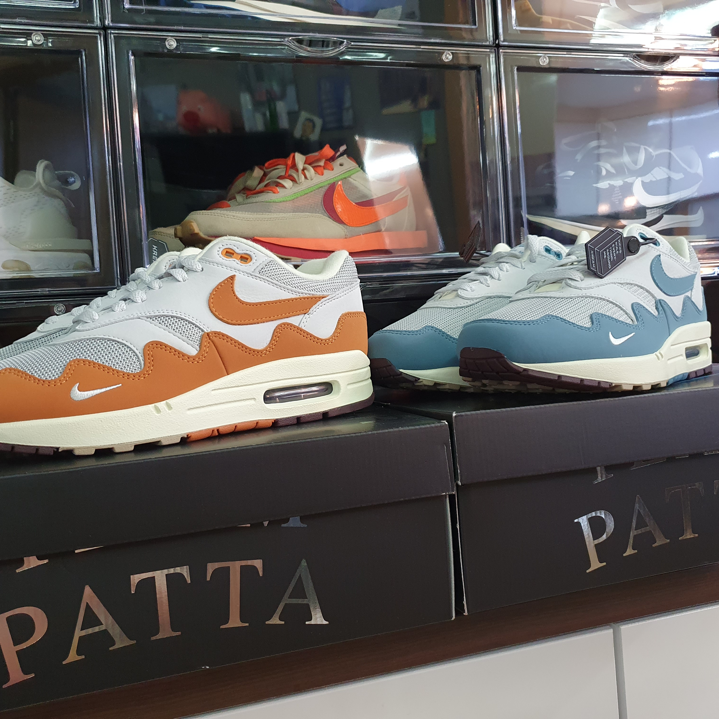 Nike x Patta Air Max 1 Monarch, Nike x Patta Air Max 1 Noise Aqua 착용 스타일