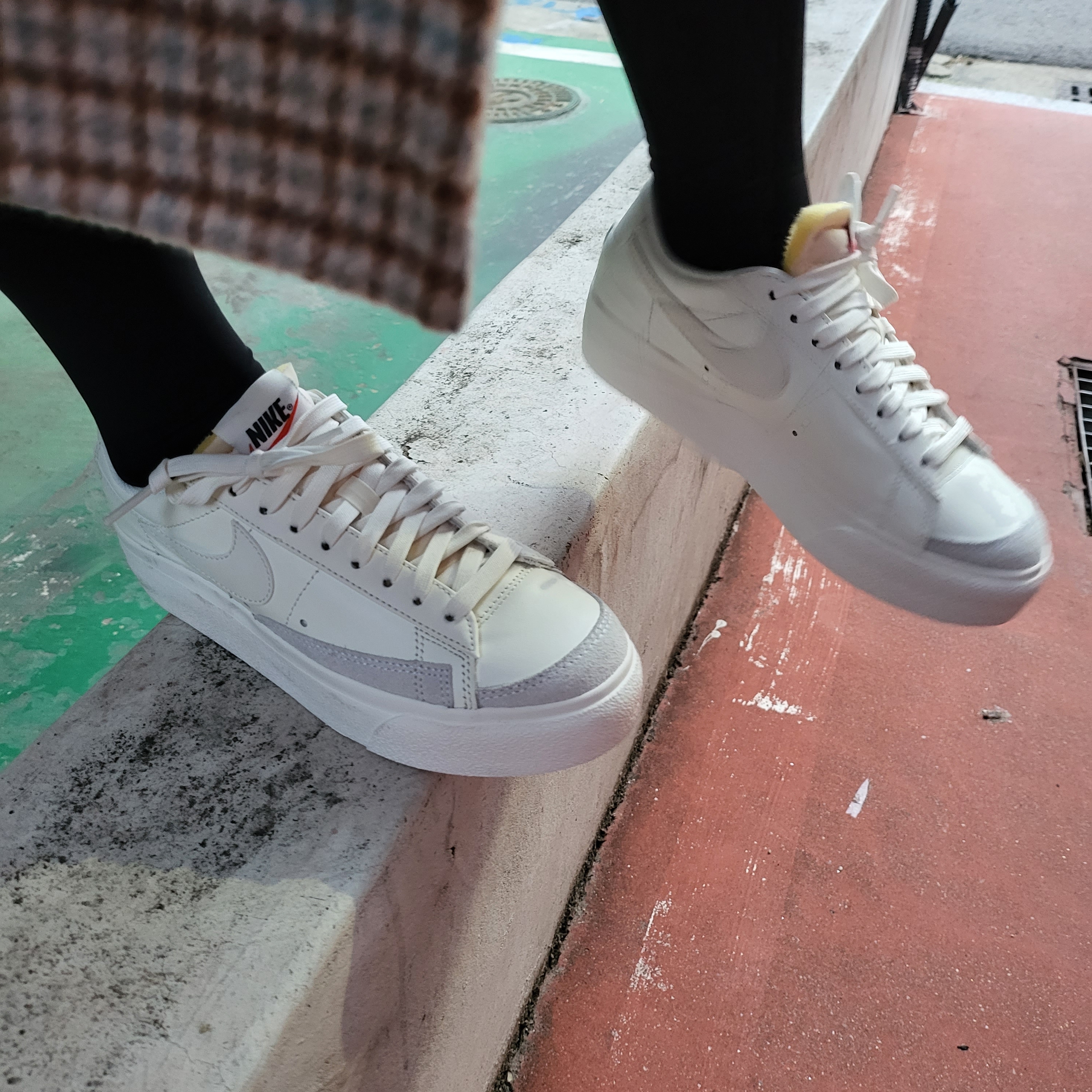 (W) Nike Blazer Low Platform Sail 착용 스타일 - 3