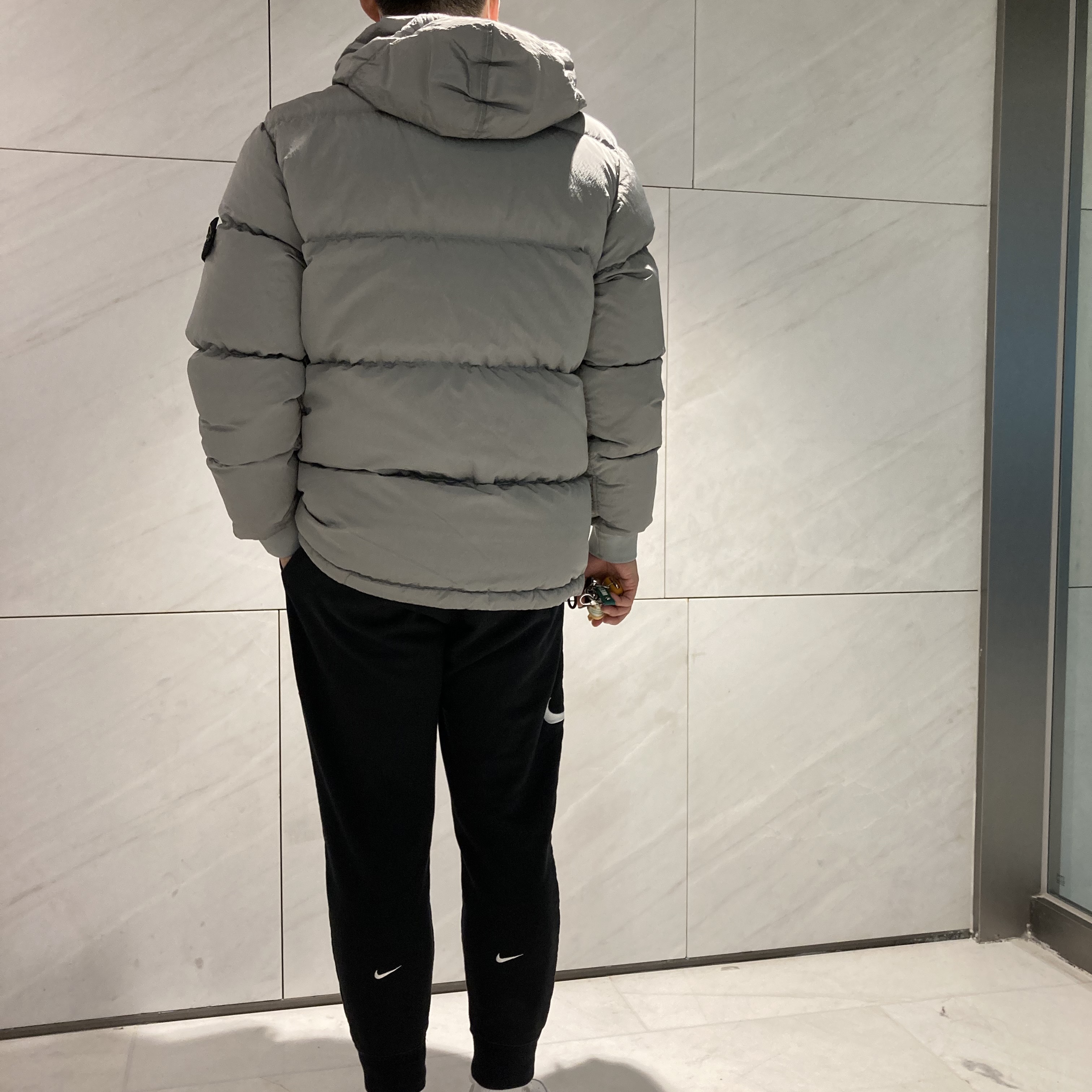 Stone Island 44508 Nylon Metal Down-TC Jacket Light Grey - 21FW, Nike Air Force 1 '07 White Gum Light Brown 착용 스타일 - 4