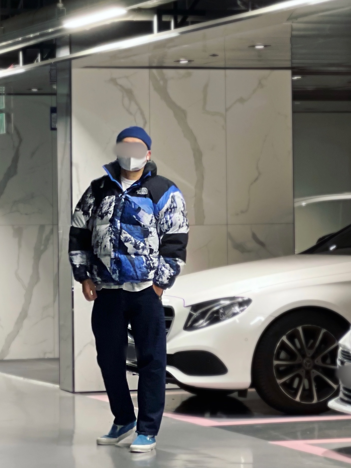 Supreme x The North Face Mountain Baltoro Jacket Blue White - 17FW 착용 스타일 - 2