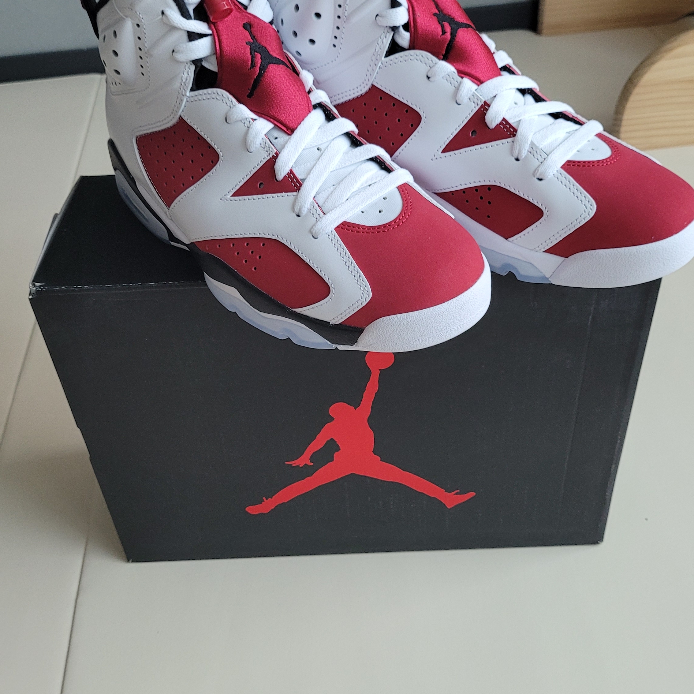 Jordan 6 Retro Carmine 2021 착용 스타일 - 2