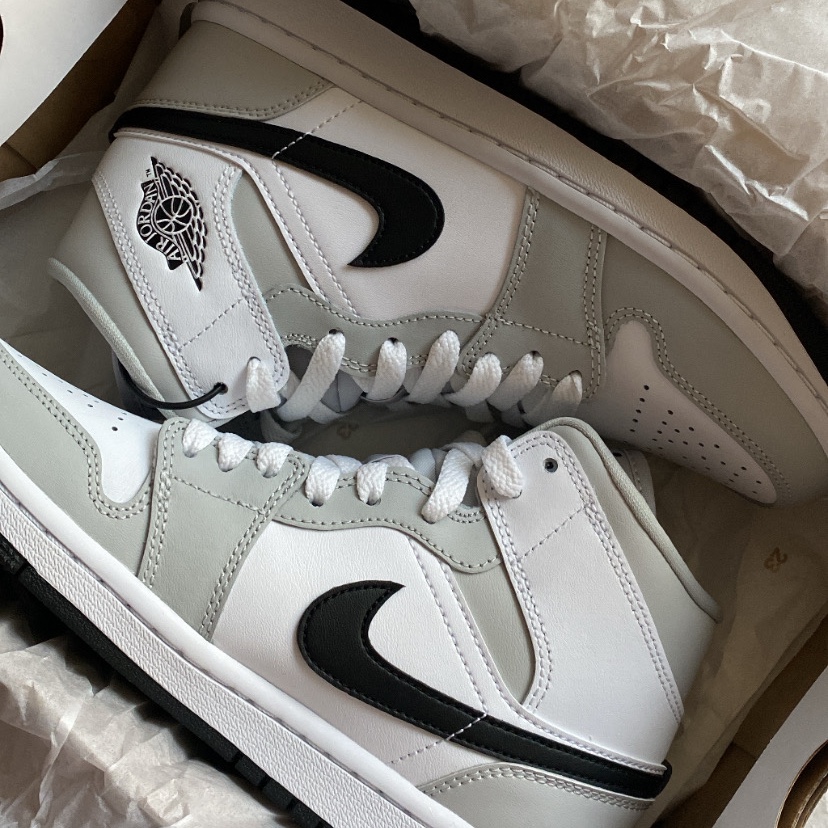 (W) Jordan 1 Mid Grey Fog 착용 스타일