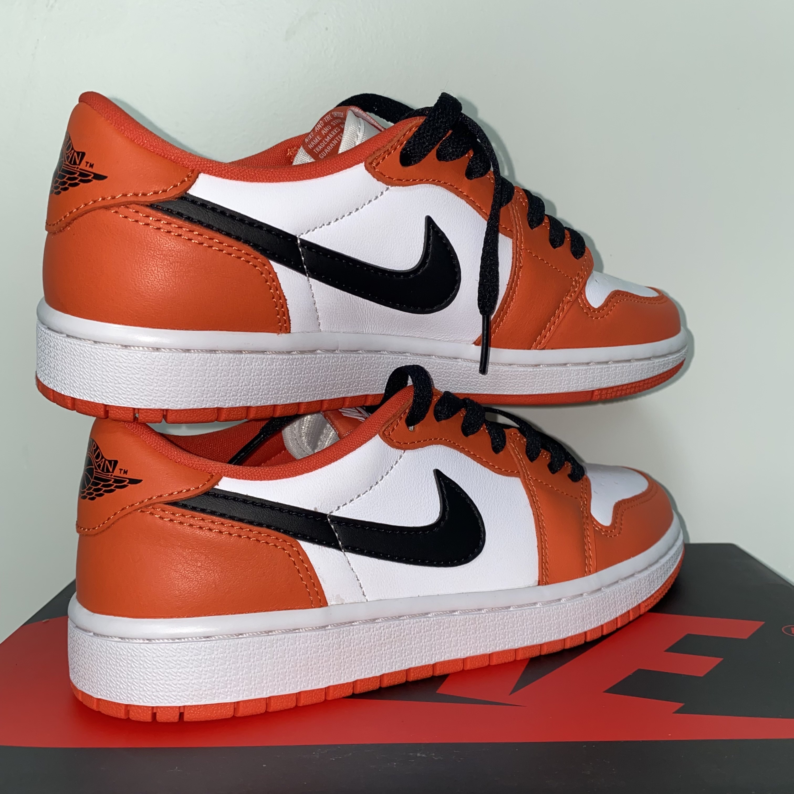 (W) Jordan 1 Low OG Starfish 착용 스타일 - 1