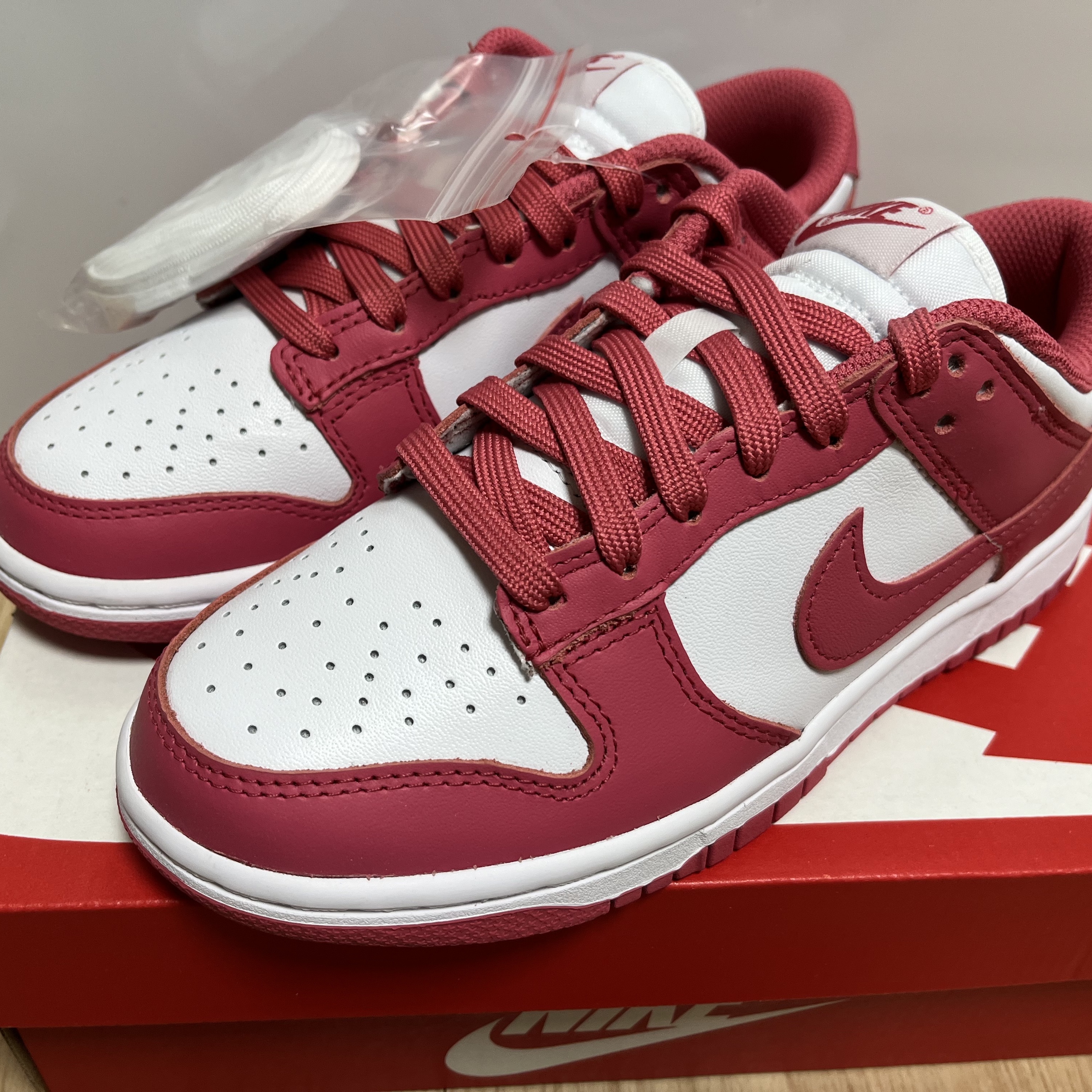 (W) Nike Dunk Low Archeo Pink 착용 스타일