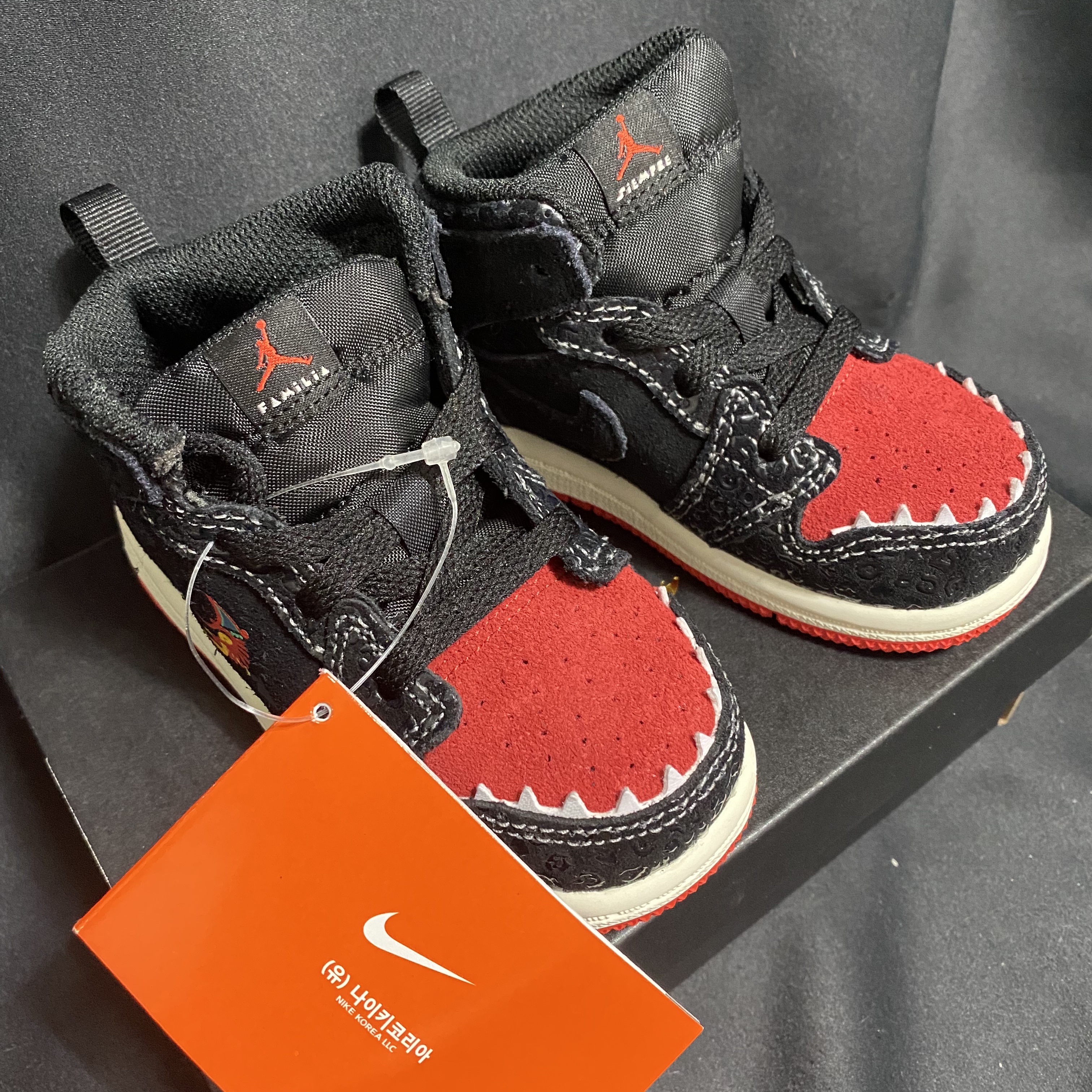 (TD) Jordan 1 Mid SE Siempre Familia 착용 스타일 - 4