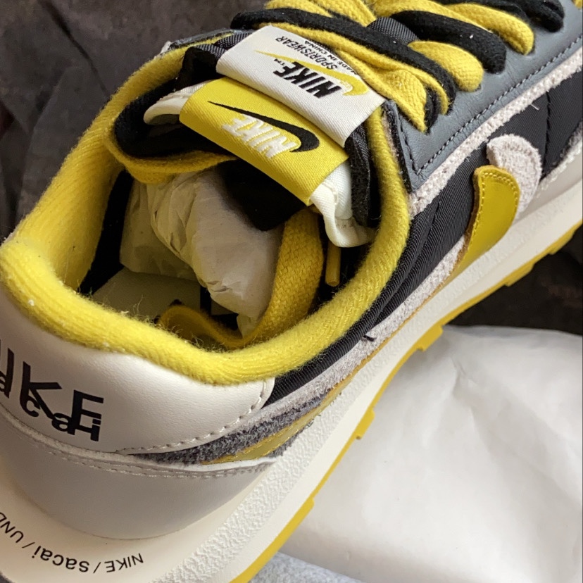 Nike x Sacai x Undercover LDWaffle Black Bright Citron 착용 스타일 - 3