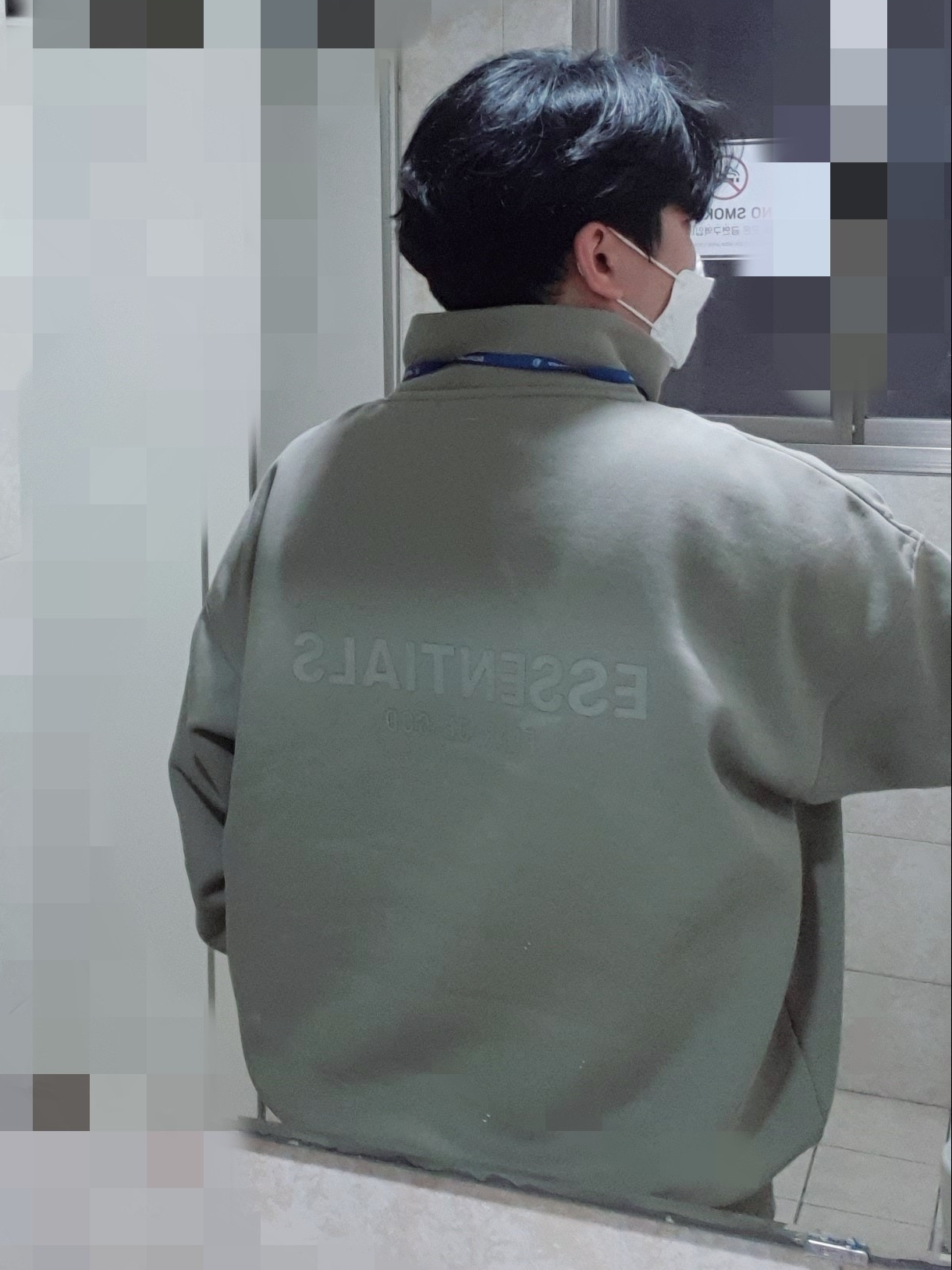 Essentials Mockneck Half-Zip Moss - 21SS 착용 스타일