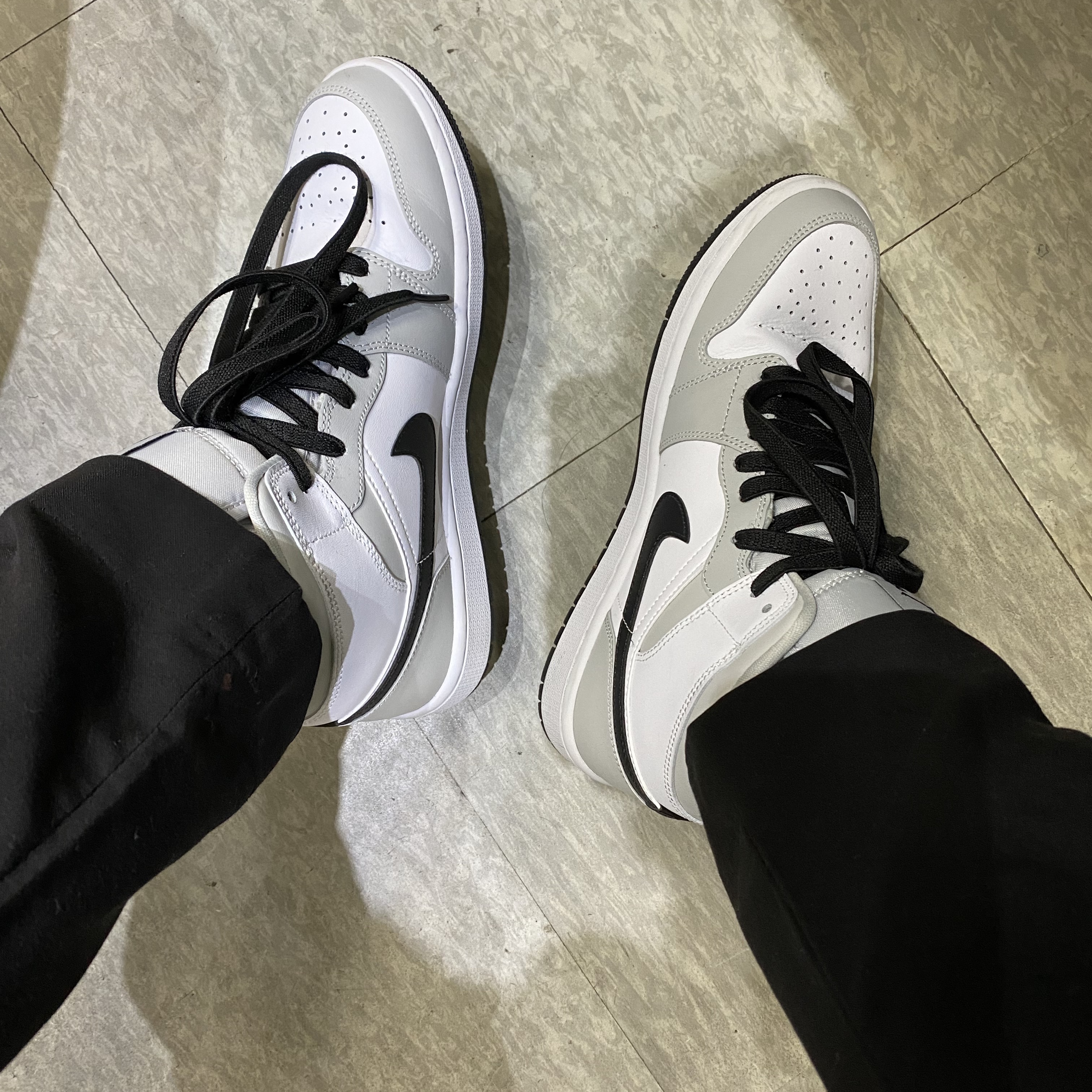 (W) Jordan 1 Mid Grey Fog 착용 스타일 - 3