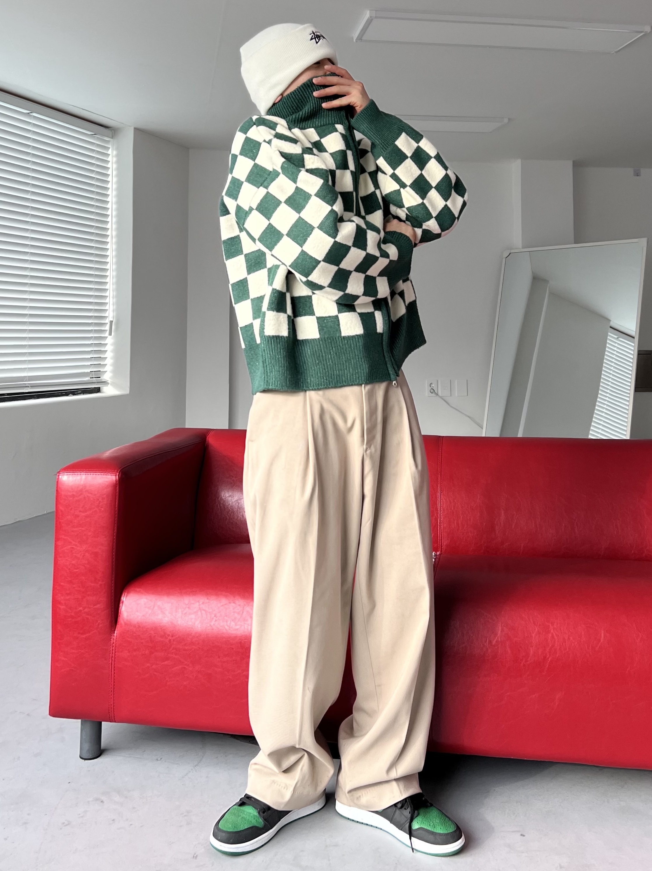 Nike x Stussy Cuff Beanie White, Jordan 1 Retro High OG Pine Green Black 착용 스타일