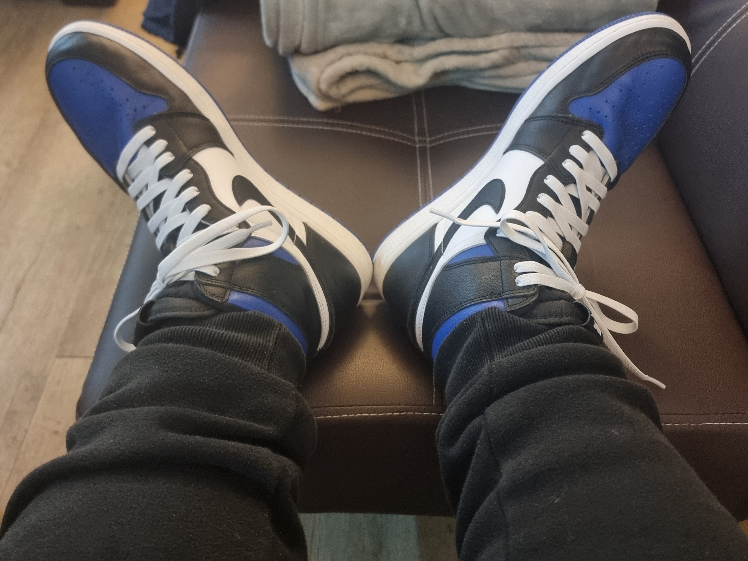 Jordan 1 Retro High OG Royal Toe 착용 스타일