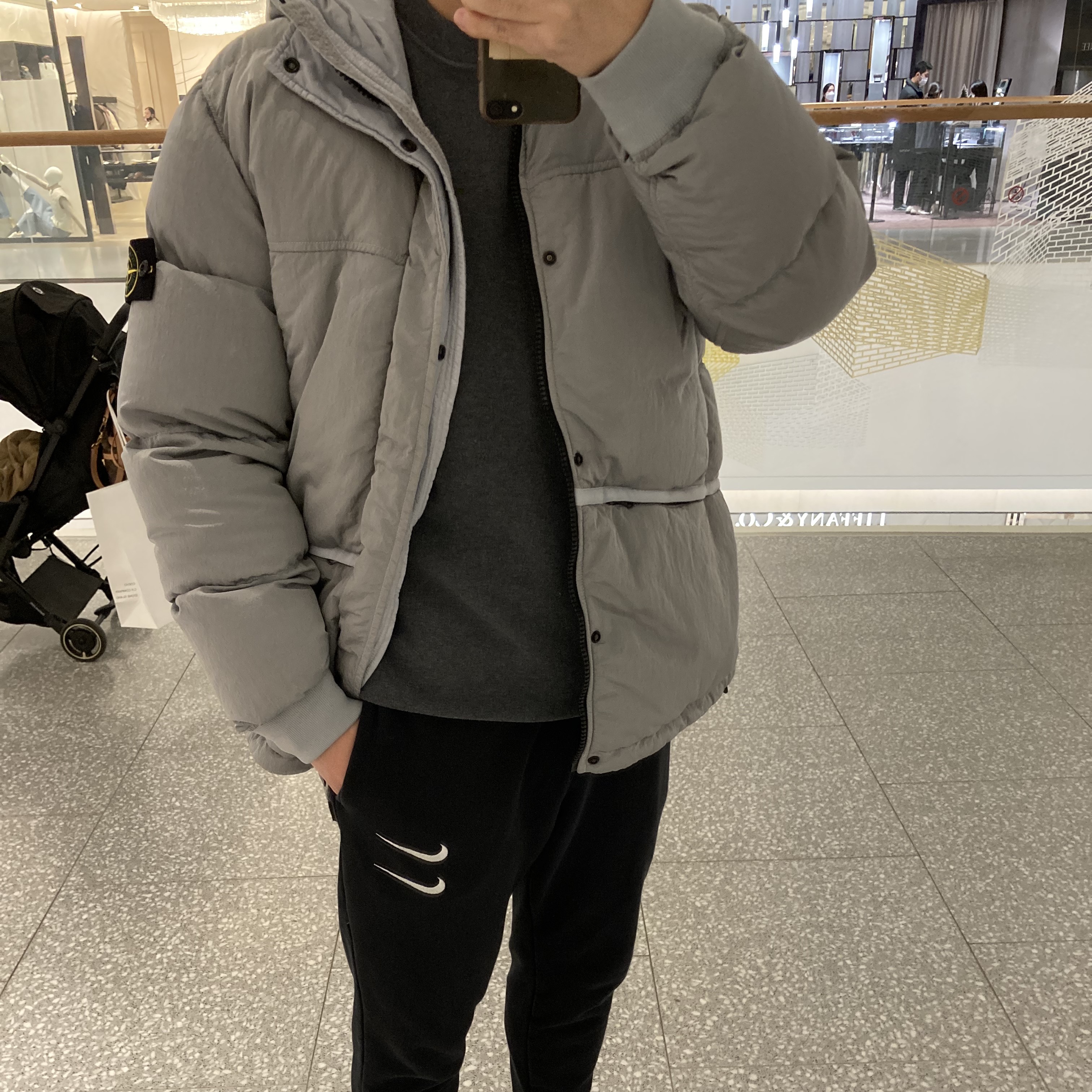 Stone Island 44508 Nylon Metal Down-TC Jacket Light Grey - 21FW, Nike Air Force 1 '07 White Gum Light Brown 착용 스타일 - 3