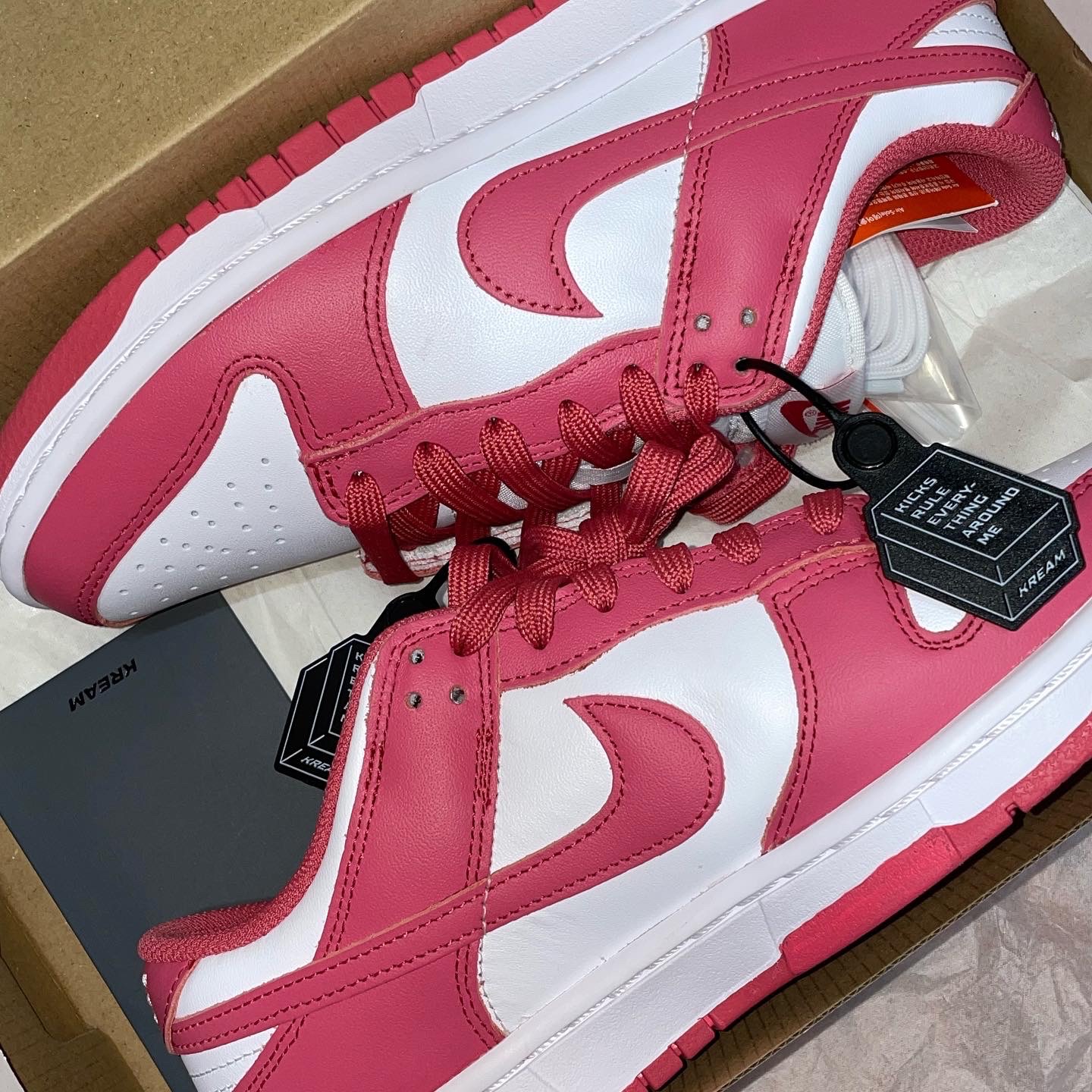 (W) Nike Dunk Low Archeo Pink 착용 스타일