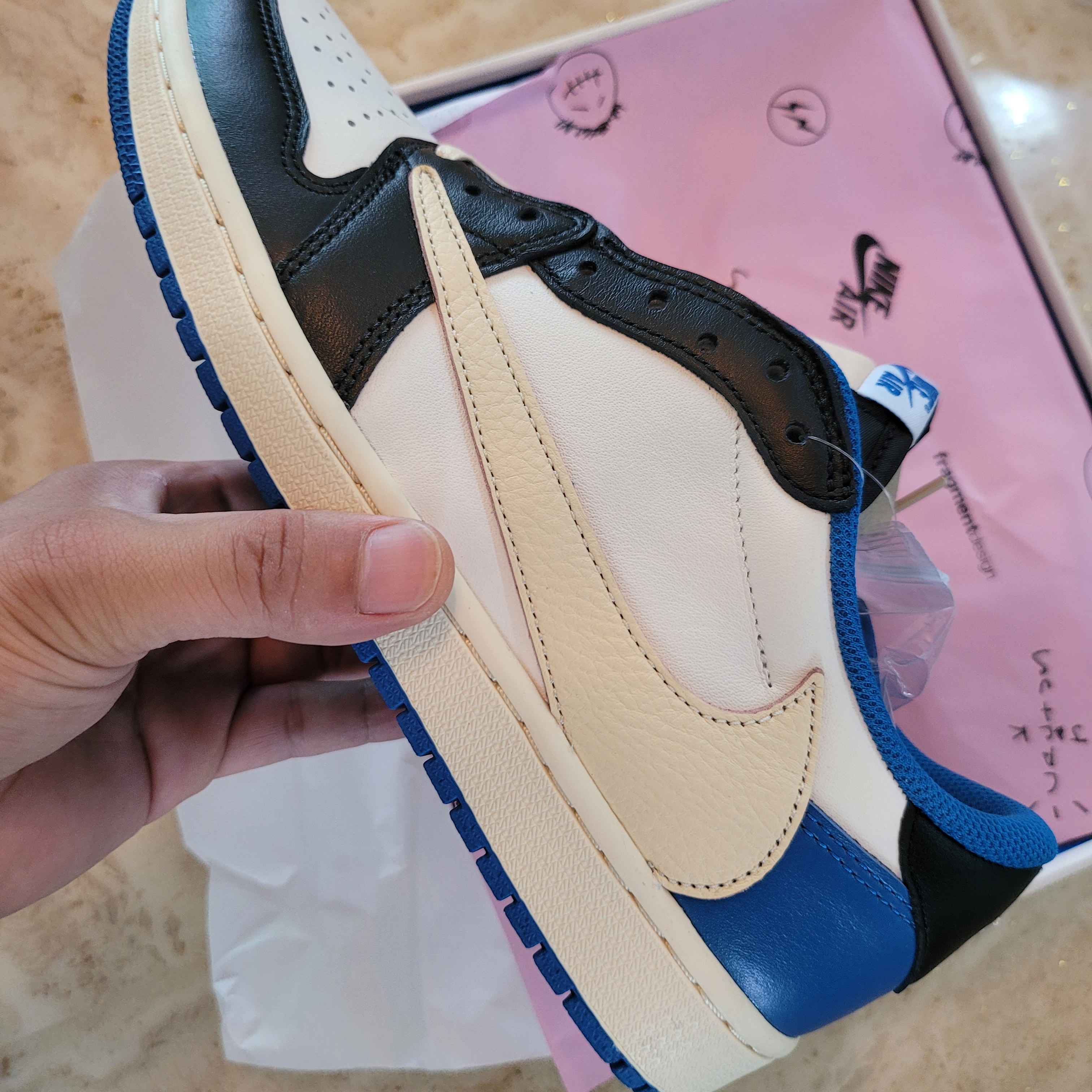 Jordan 1 x Travis Scott x Fragment Retro Low OG SP Military Blue 착용 스타일 - 2