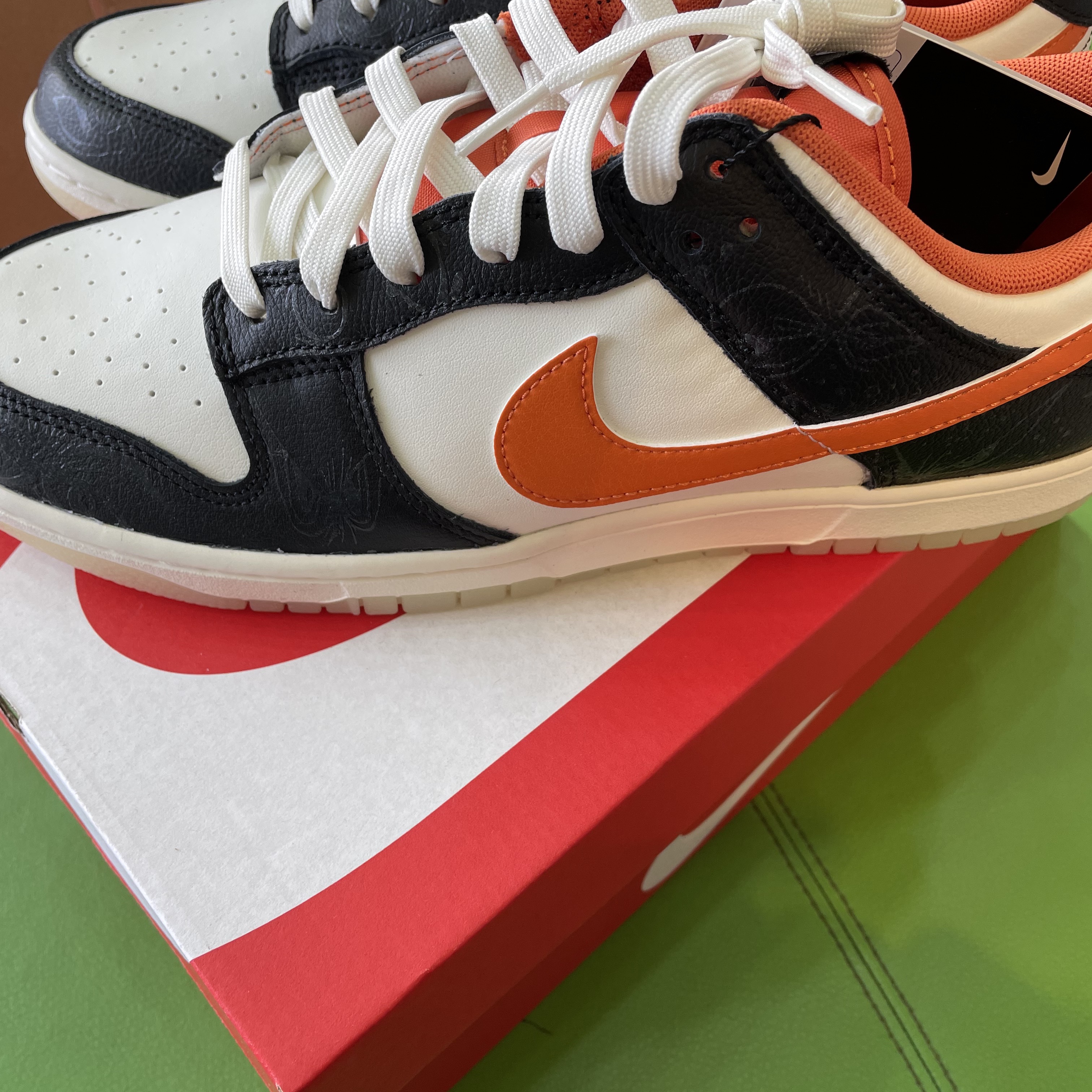Nike Dunk Low Retro PRM Halloween 착용 스타일 - 2