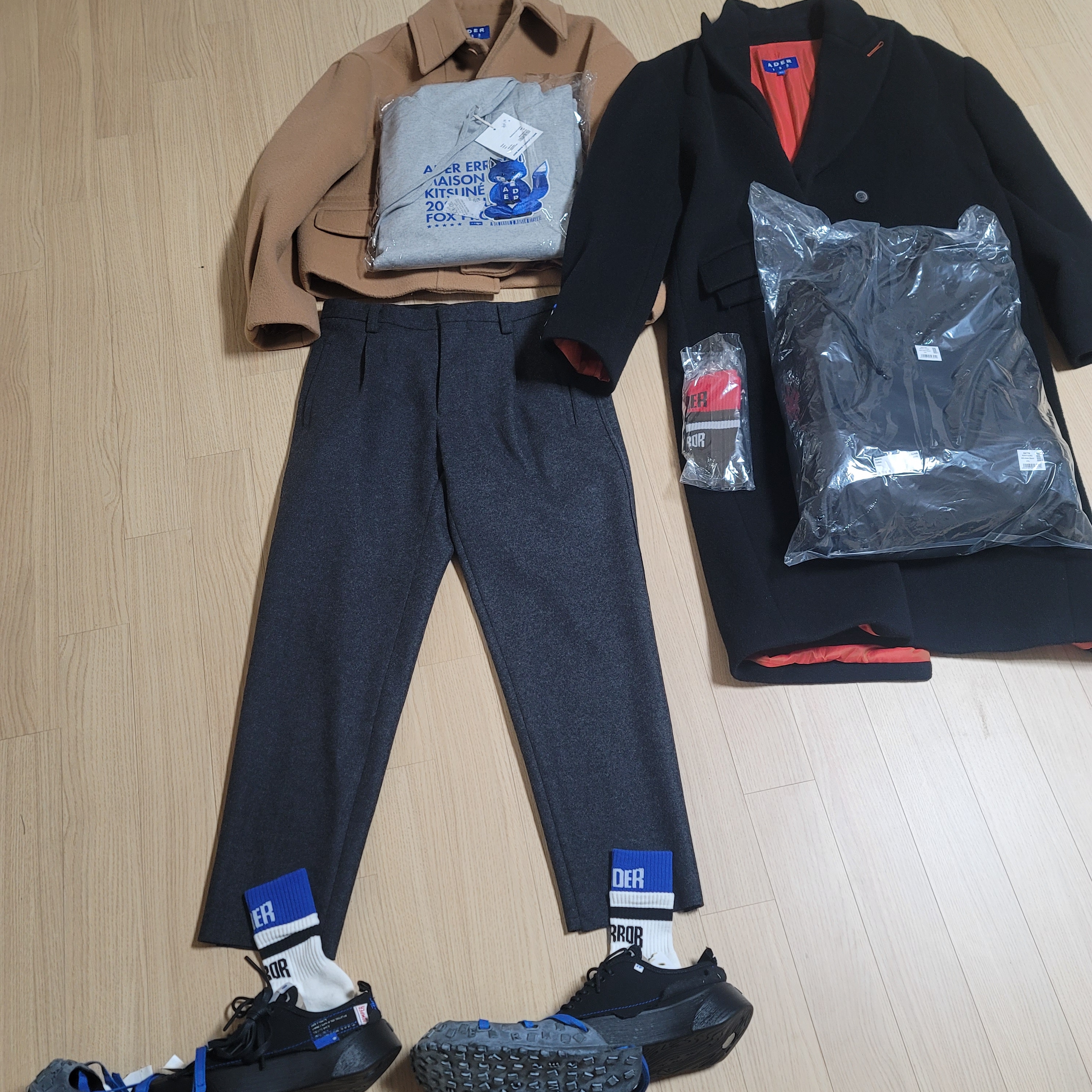 Maison Kitsune x Ader Error Meditation Fox Hoodie Grey, Camper x Ader Error Proto-T33-W Dark Grey Shoe Cover 착용 스타일