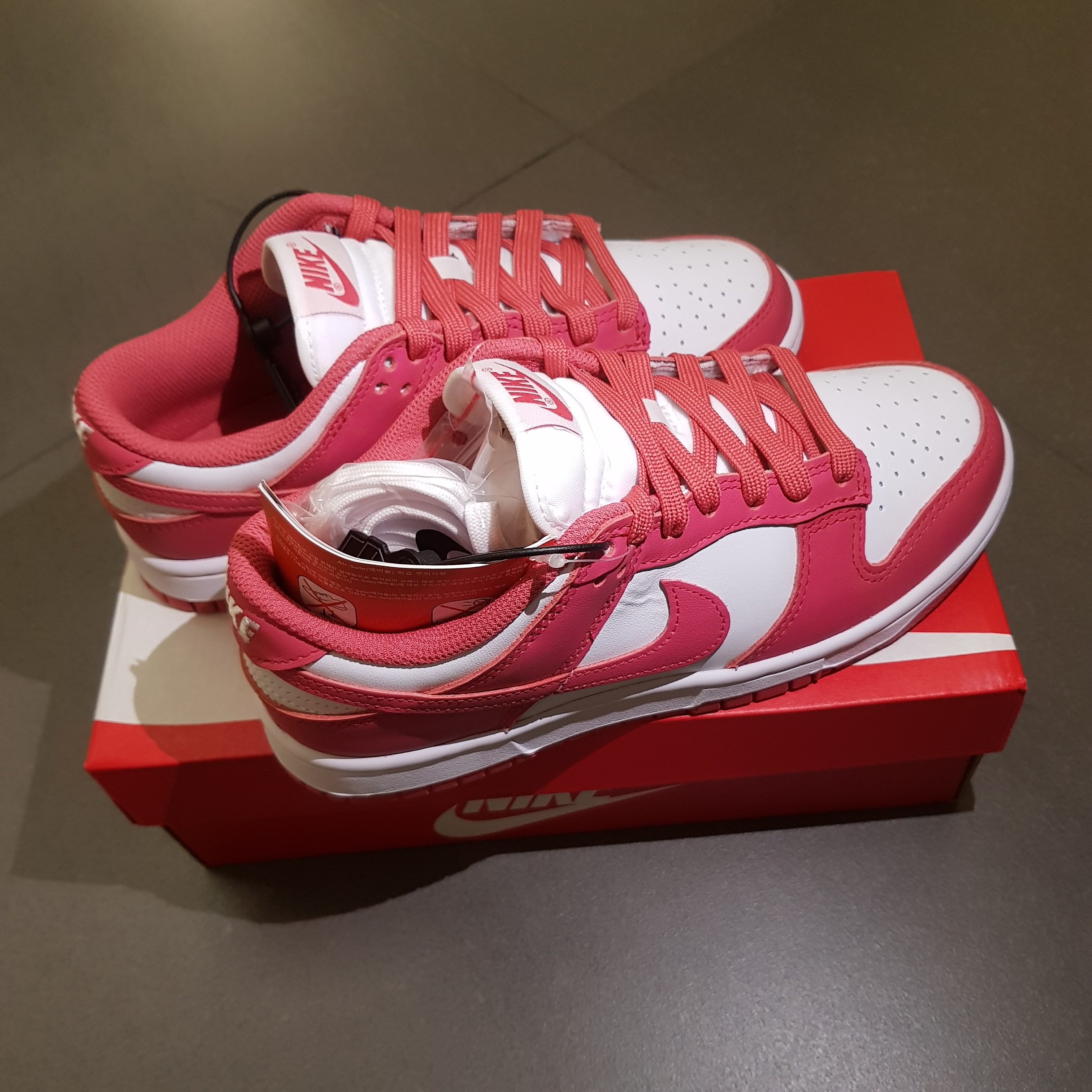 (W) Nike Dunk Low Archeo Pink 착용 스타일 - 3