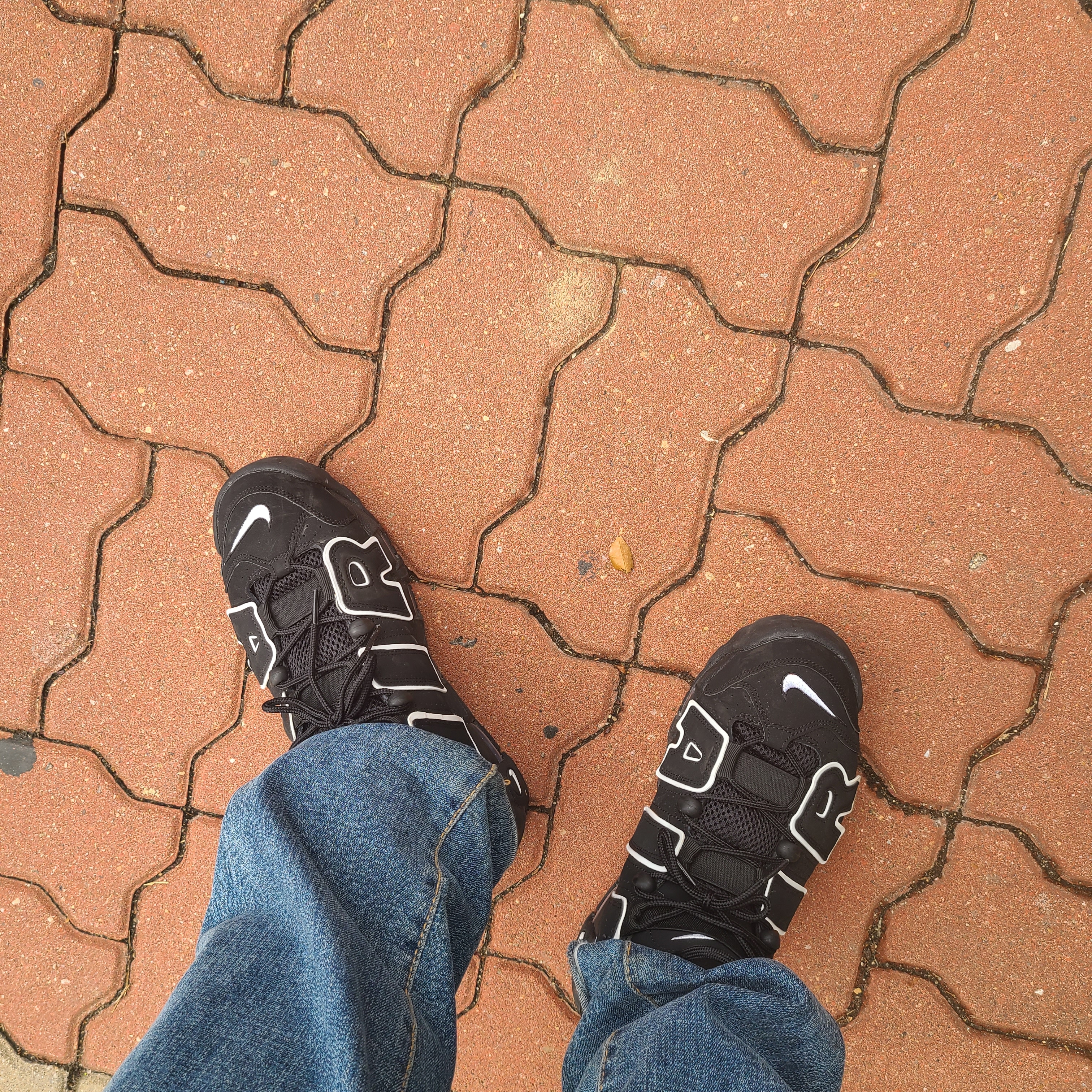 Nike Air More Uptempo Black White 2020 착용 스타일