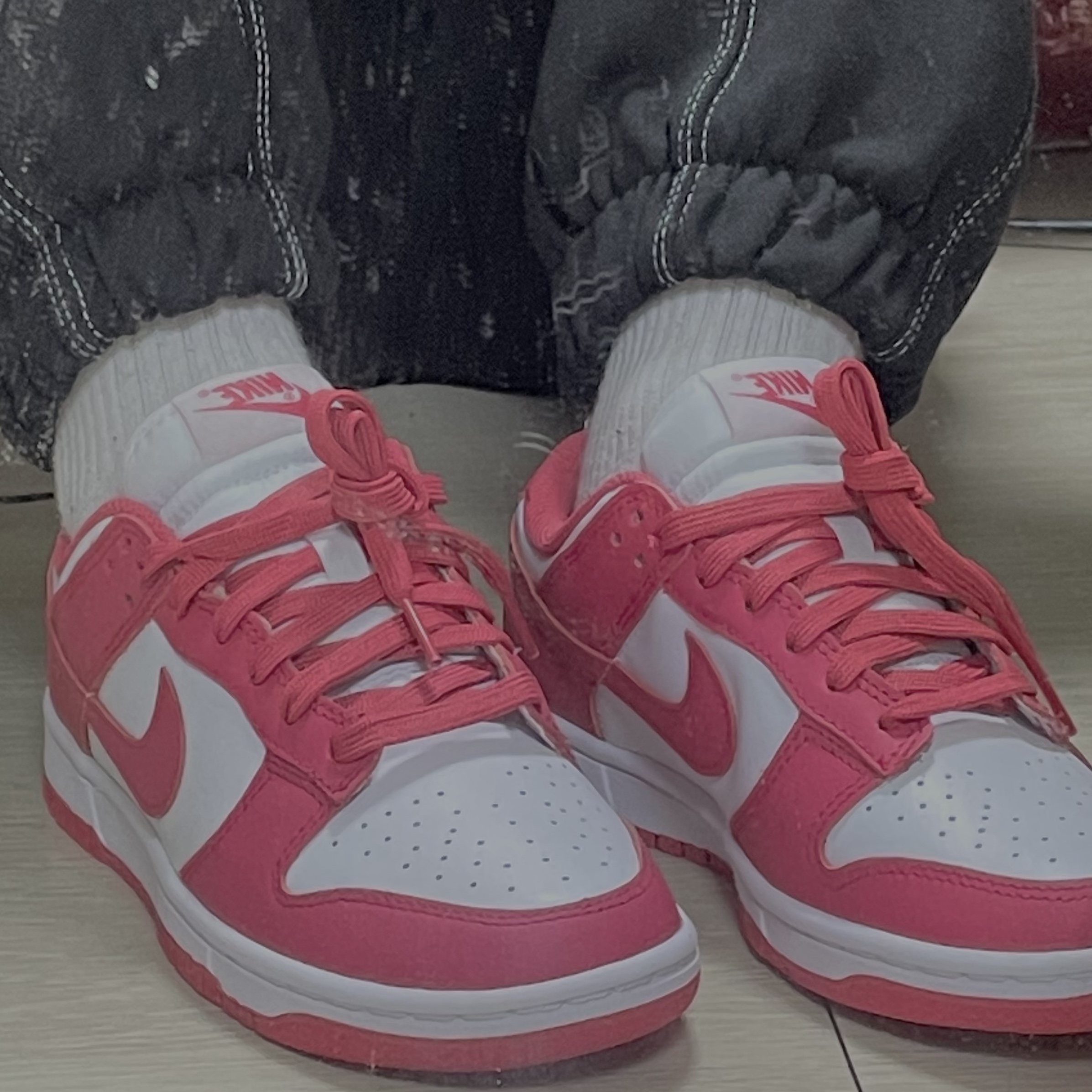 (W) Nike Dunk Low Archeo Pink 착용 스타일 - 2