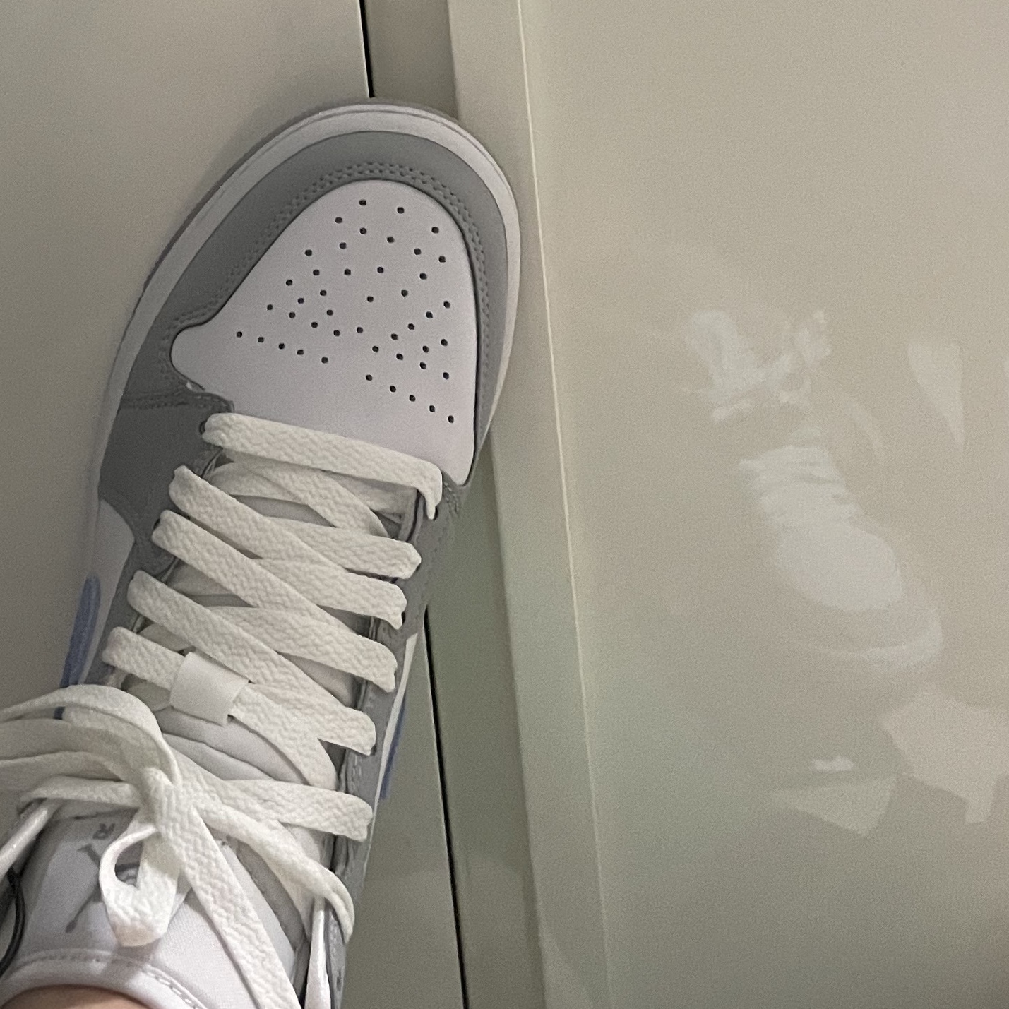 (W) Jordan 1 Mid Wolf Grey 착용 스타일