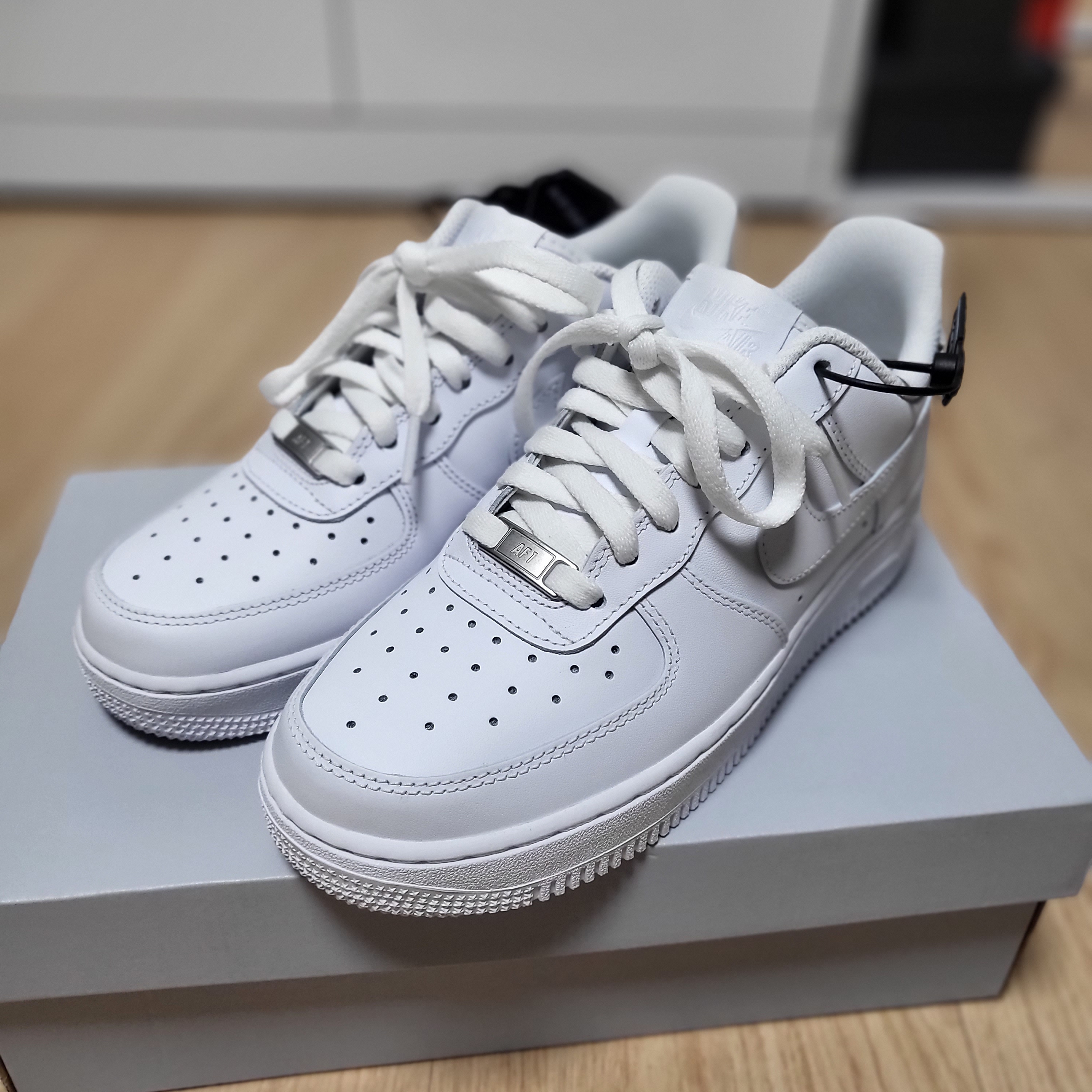 (W) Nike Air Force 1 '07 Low White 착용 스타일 - 2