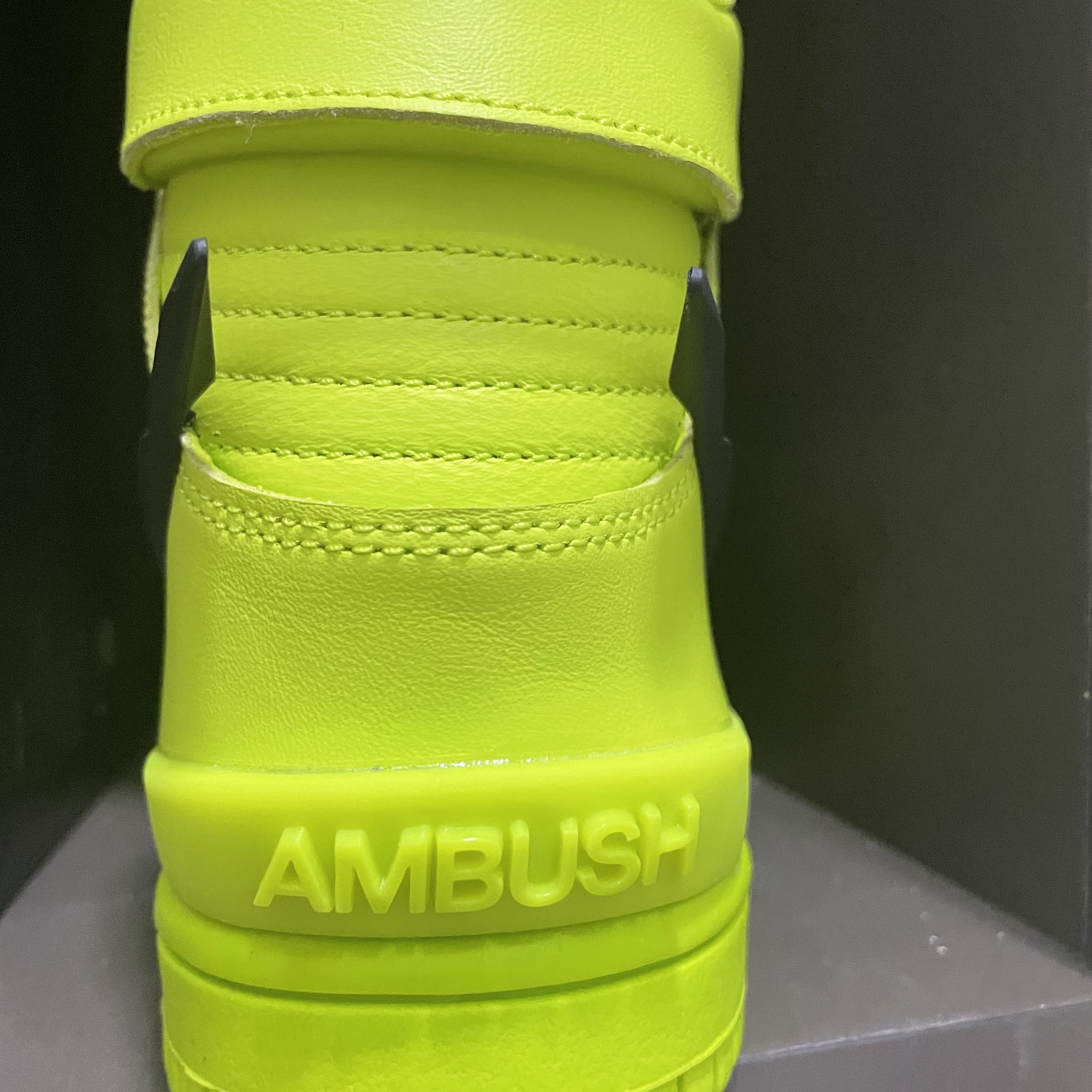 Nike x Ambush Dunk High Flash Lime 착용 스타일 - 3