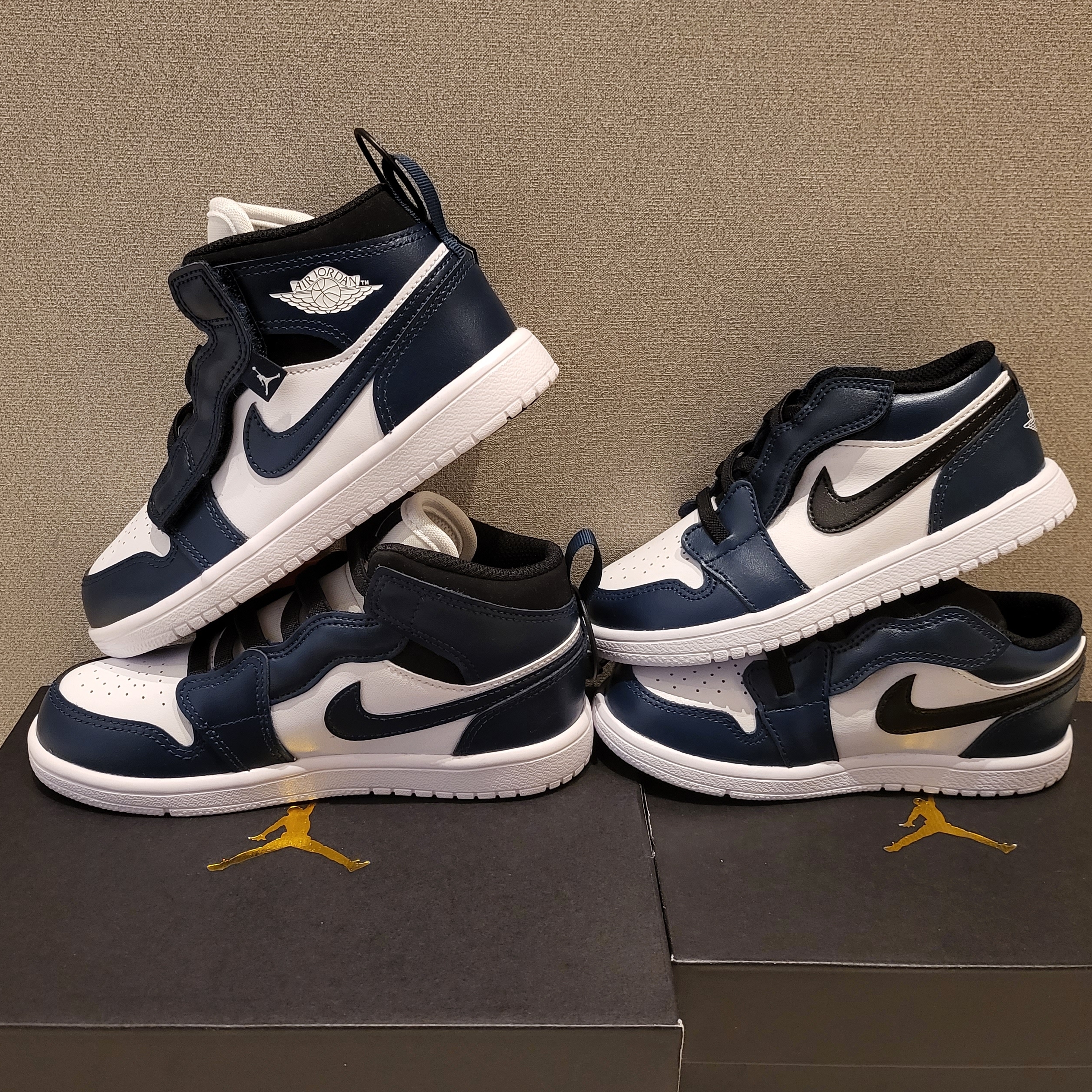 (PS) Jordan 1 Mid Alt Armory Navy, (TD) Jordan 1 Low Alt Armory Navy 착용 스타일 - 1