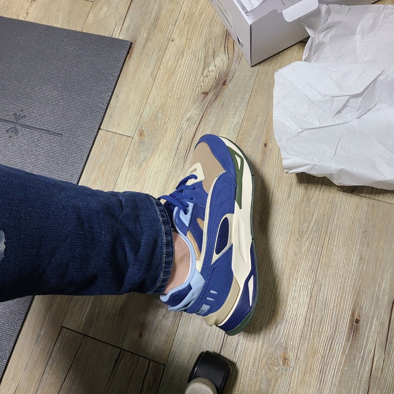 Puma x Maison Kitsune Mirage Blue Depths 착용 스타일 - 2