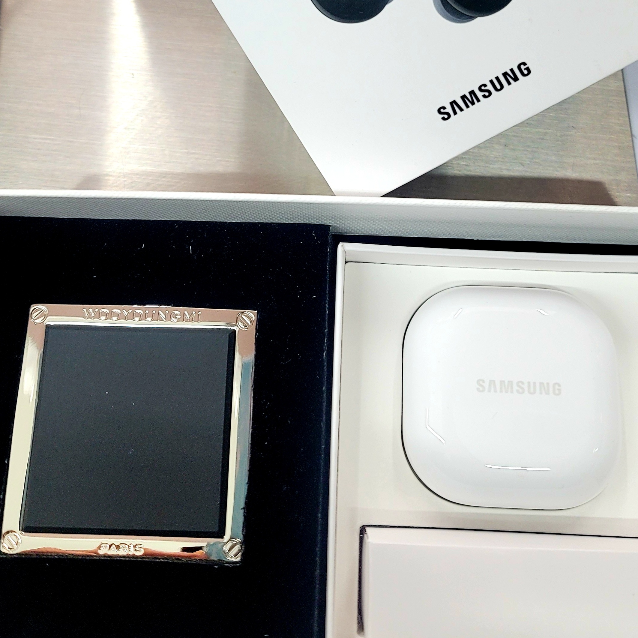 Samsung Galaxy Buds2 Wooyoungmi Edition (Korean Ver.) 착용 스타일