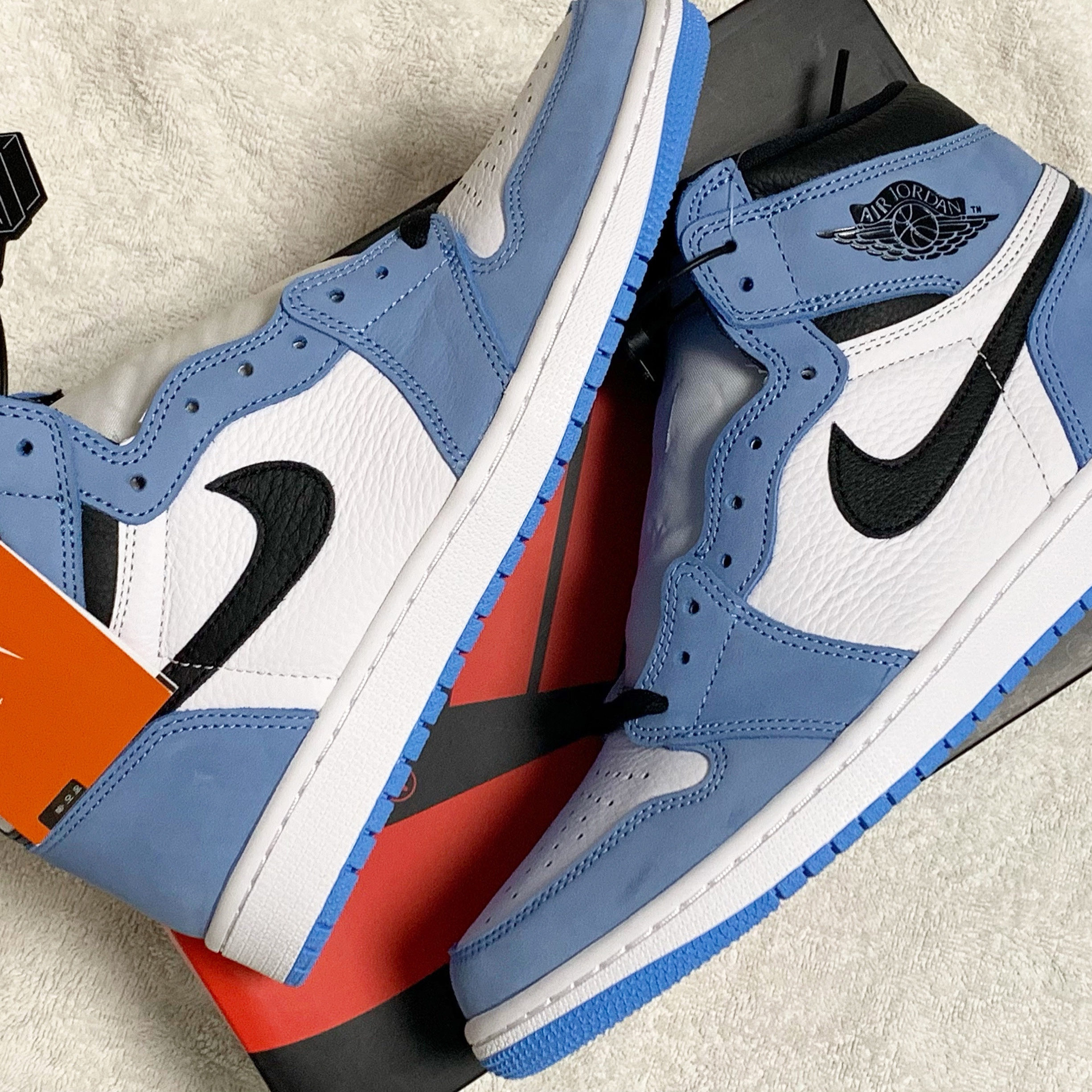 Jordan 1 Retro High OG University Blue 착용 스타일