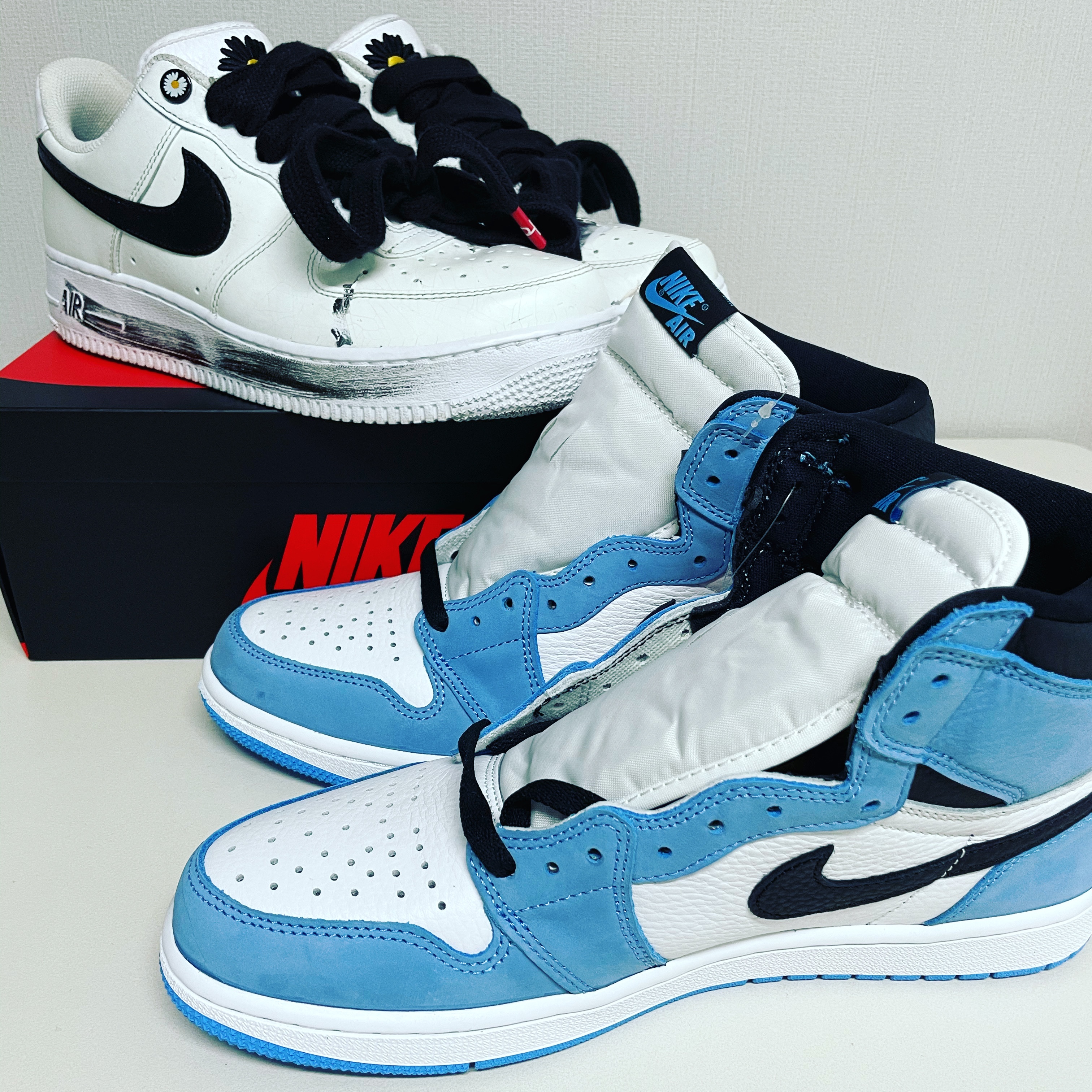 Nike x Peaceminusone Air Force 1 Low Para-Noise 2.0, Jordan 1 Retro High OG University Blue 착용 스타일