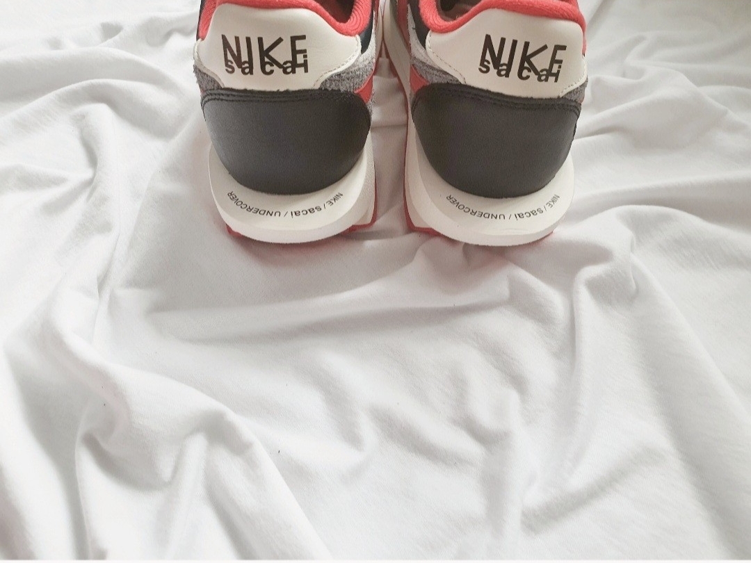 Nike x Sacai x Undercover LDWaffle Midnight Spruce University Red 착용 스타일 - 5