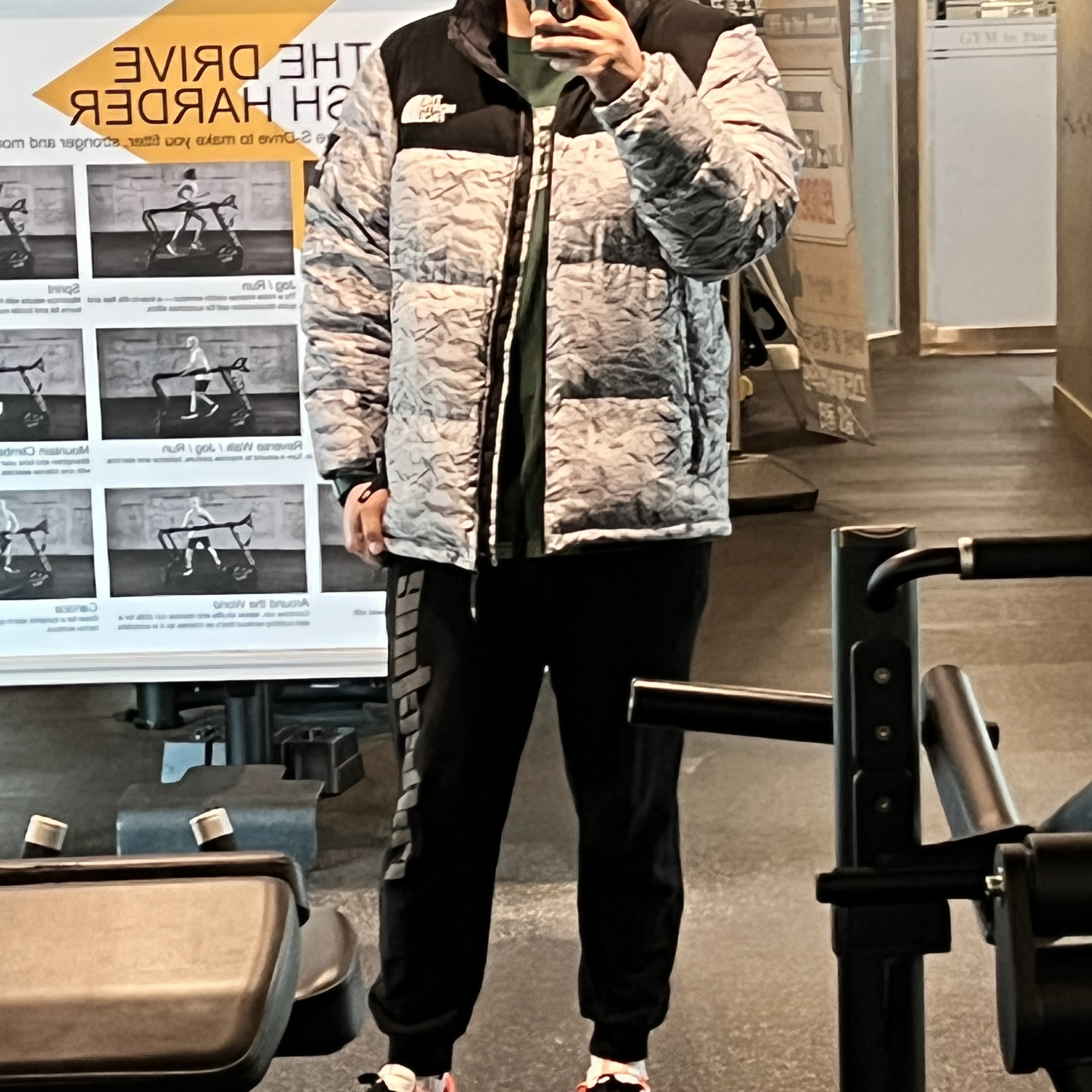 The North Face White Label Novelty Nuptse Down Jacket White, Jordan 1 Low OG Starfish 착용 스타일 - 2