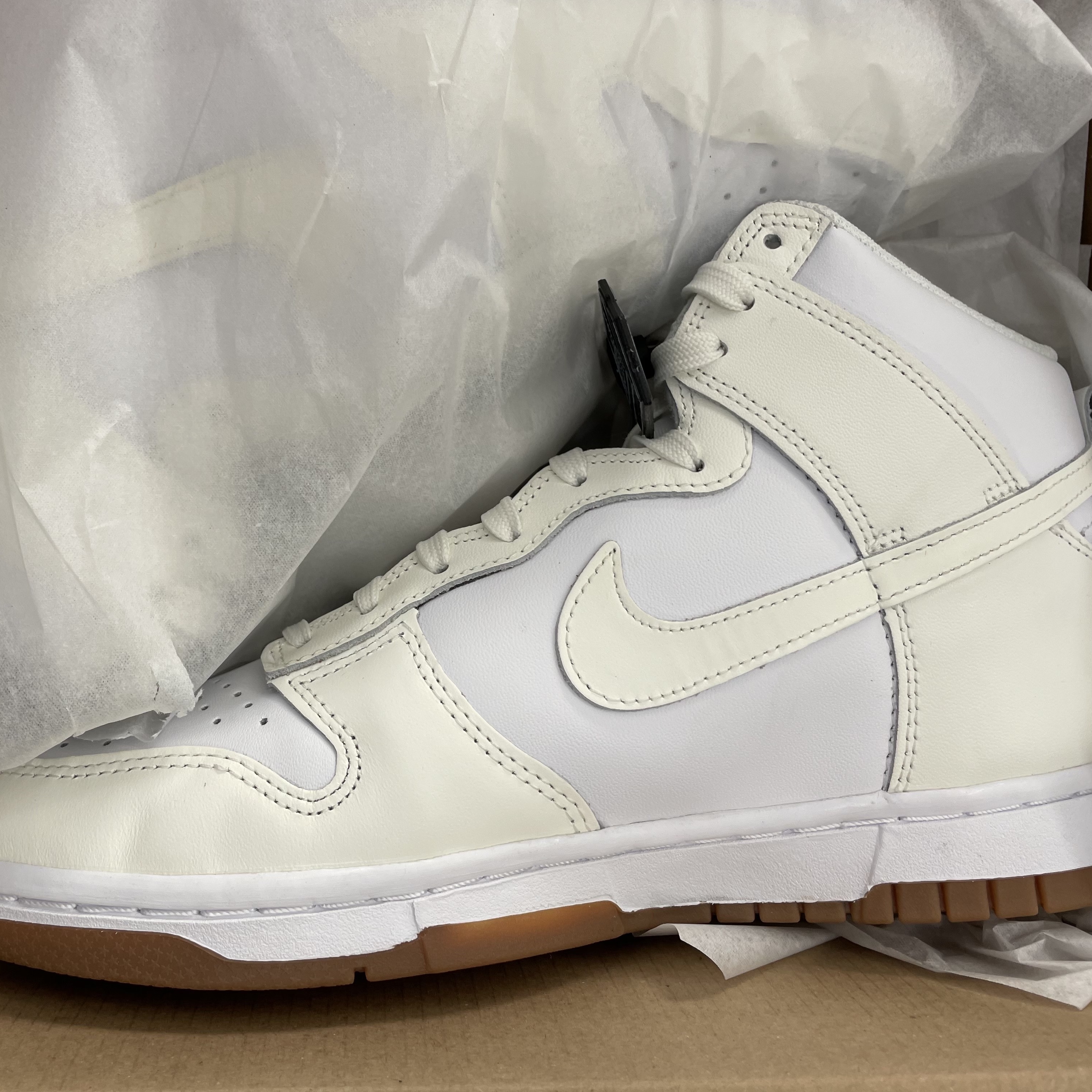 (W) Nike Dunk High Sail Gum 착용 스타일