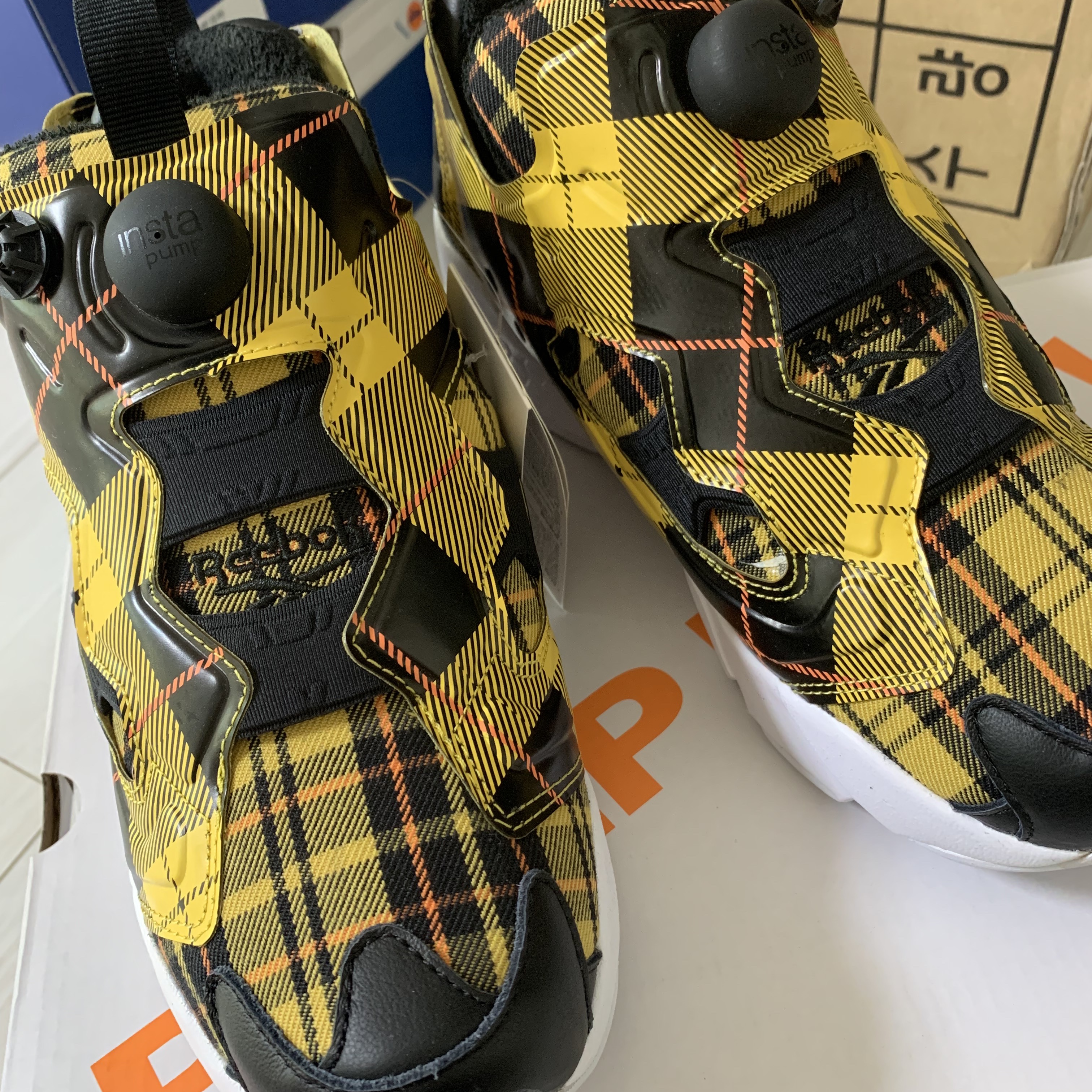 Reebok x Opening Ceremony Instapump Fury OG Yellow Plaid 착용 스타일 - 2