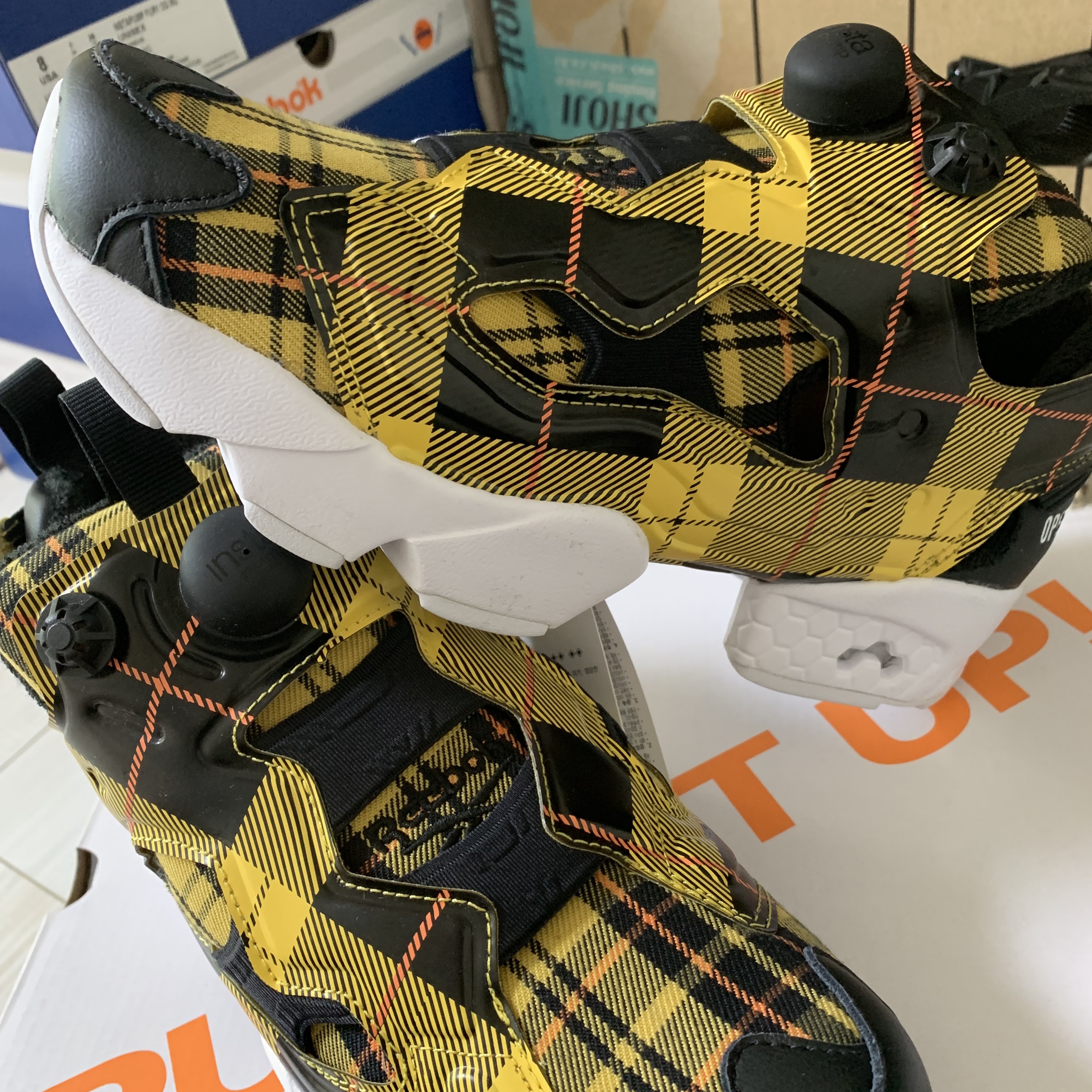 Reebok x Opening Ceremony Instapump Fury OG Yellow Plaid 착용 스타일 - 4