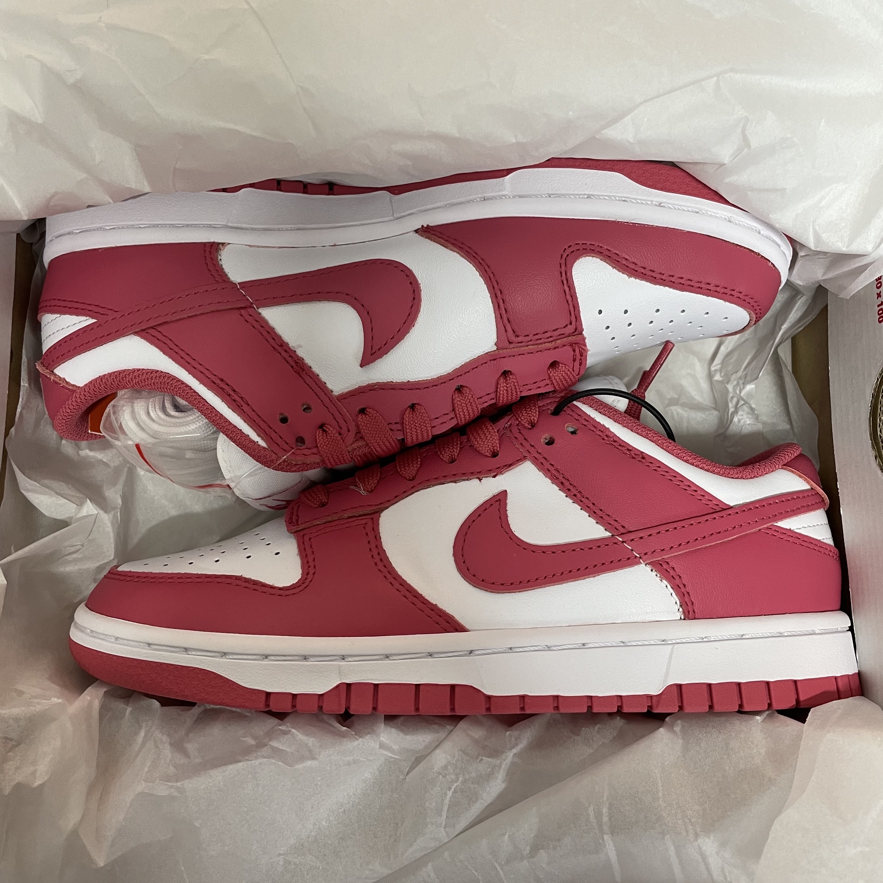 (W) Nike Dunk Low Archeo Pink 착용 스타일 - 2