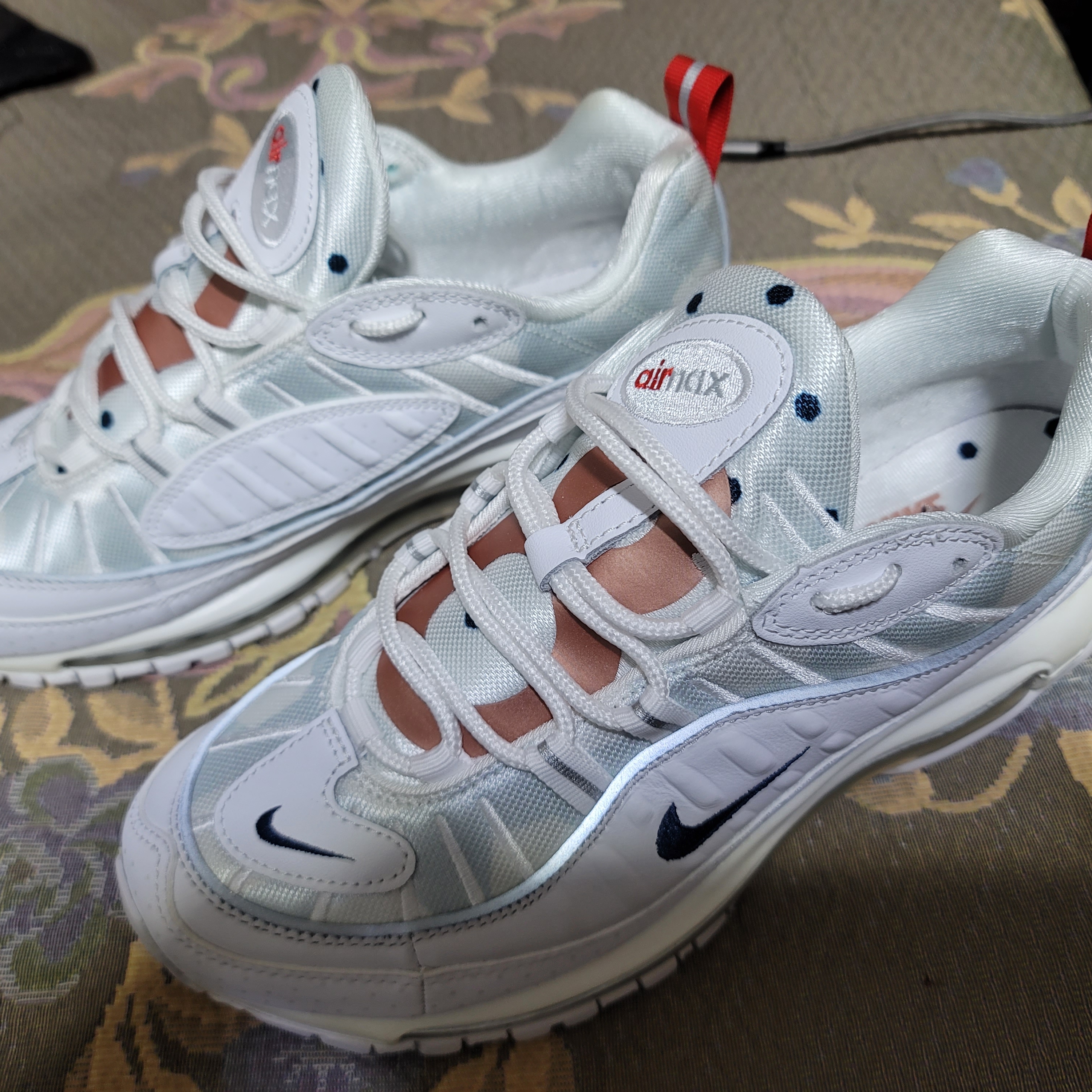 (W) Nike Air Max 98 Unite Totale White 착용 스타일 - 3