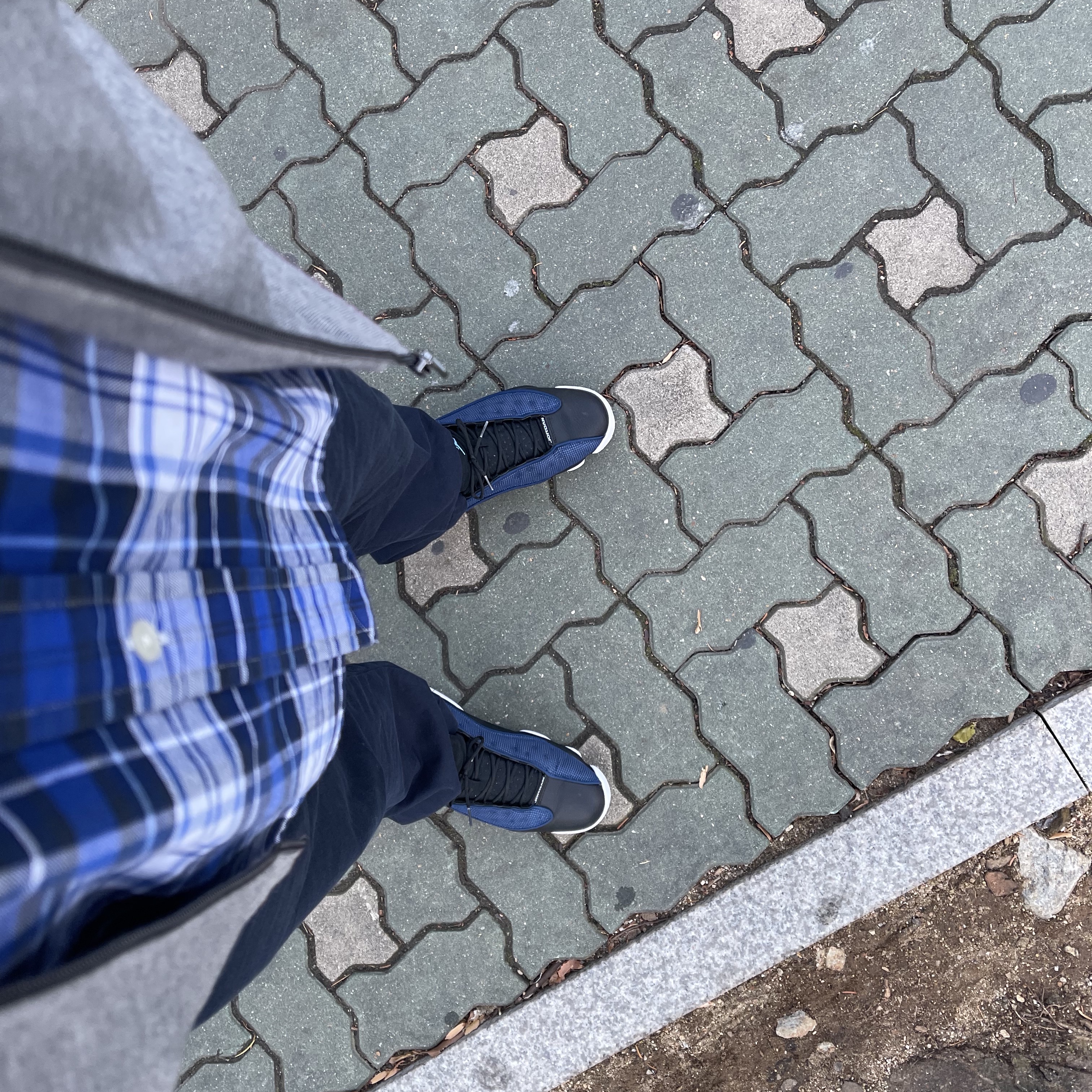 Jordan 13 Retro Low Brave Blue 착용 스타일 - 1