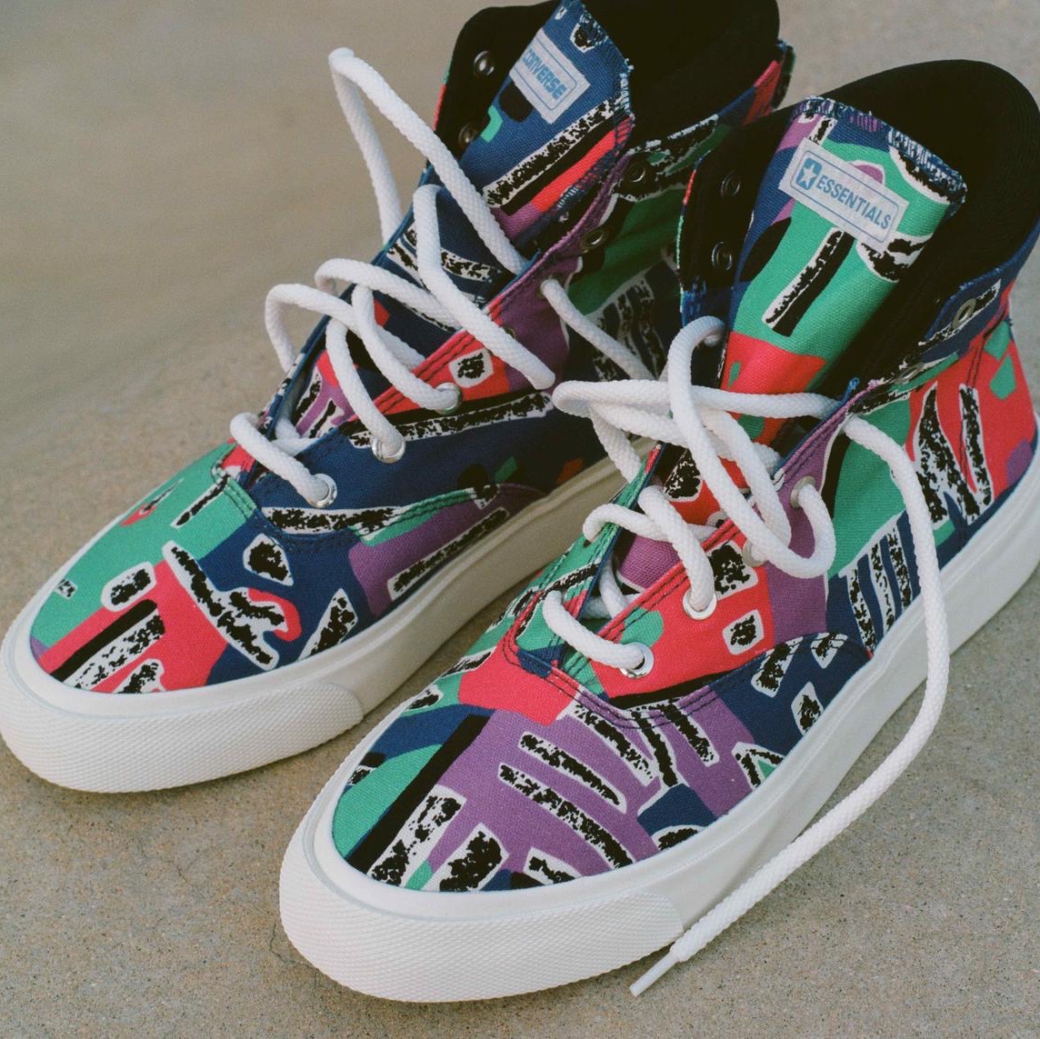 Converse x Fear of God Essentials Skid Grip Hi 착용 스타일 - 1