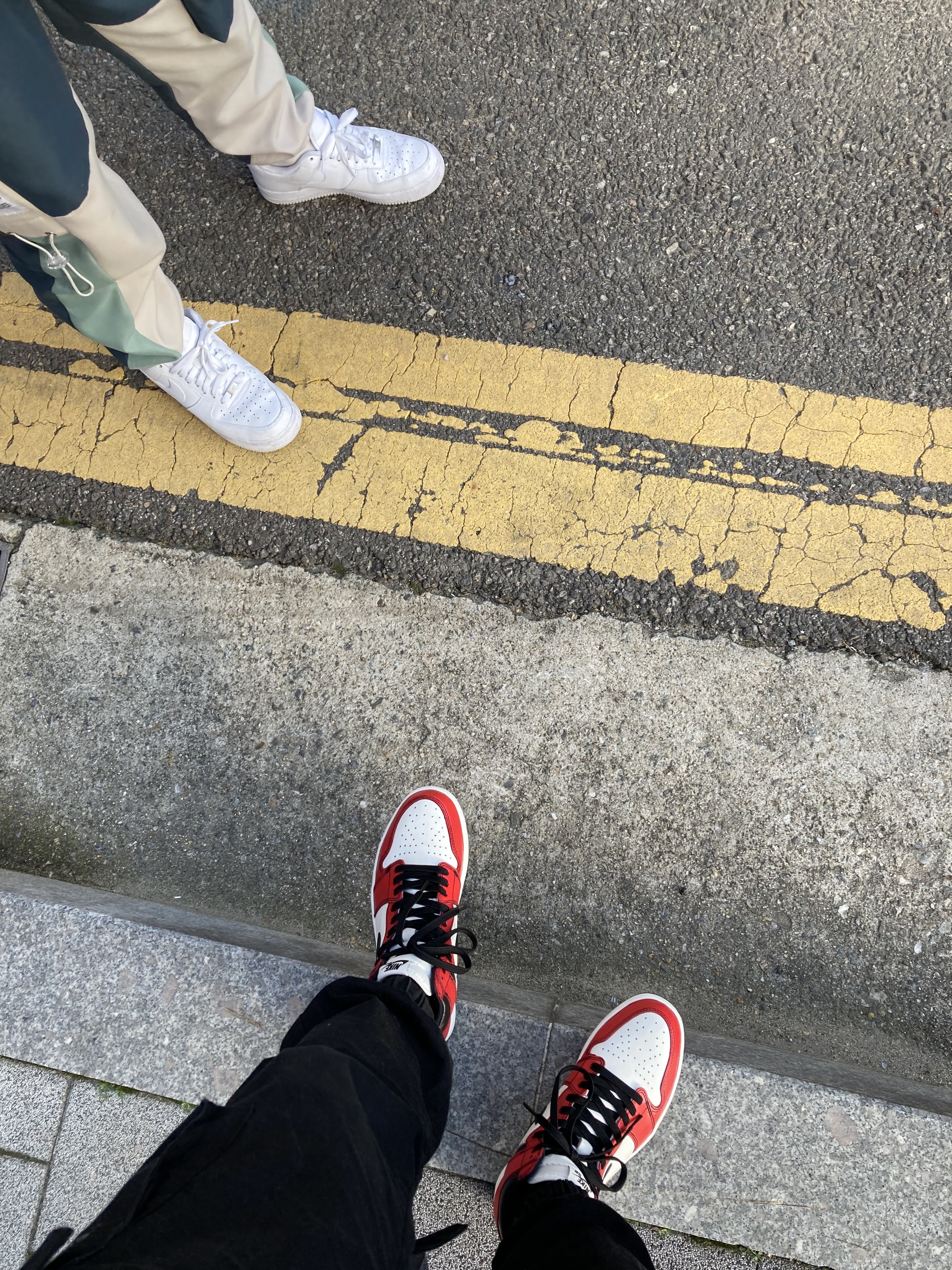 Jordan 1 Retro High OG Defiant SB LA to Chicago, Nike Air Force 1 '07 Low White 착용 스타일
